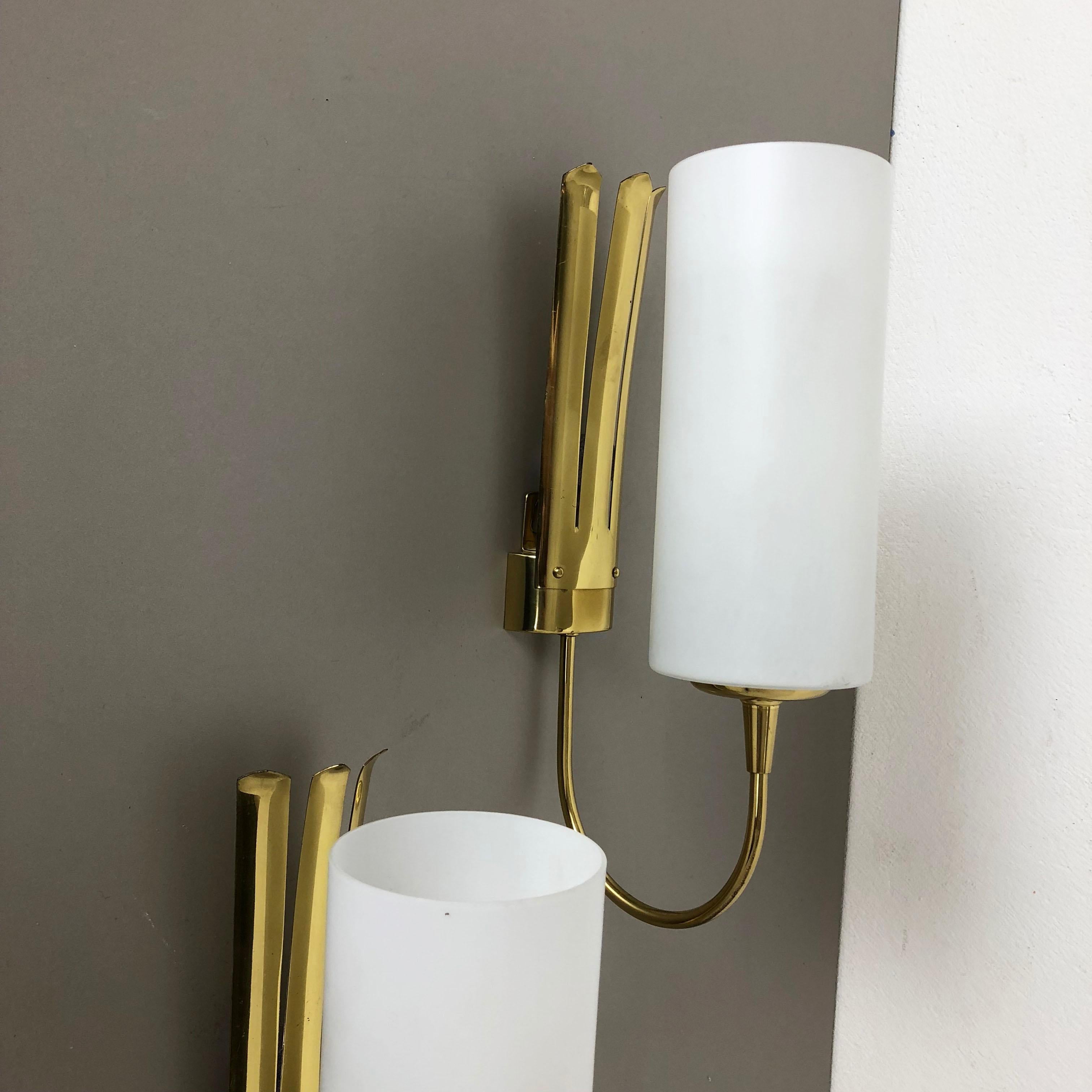 Set of Two Stilnovo Style Brass Italian Wall Lights Sconces, Italy, 1950s For Sale 4