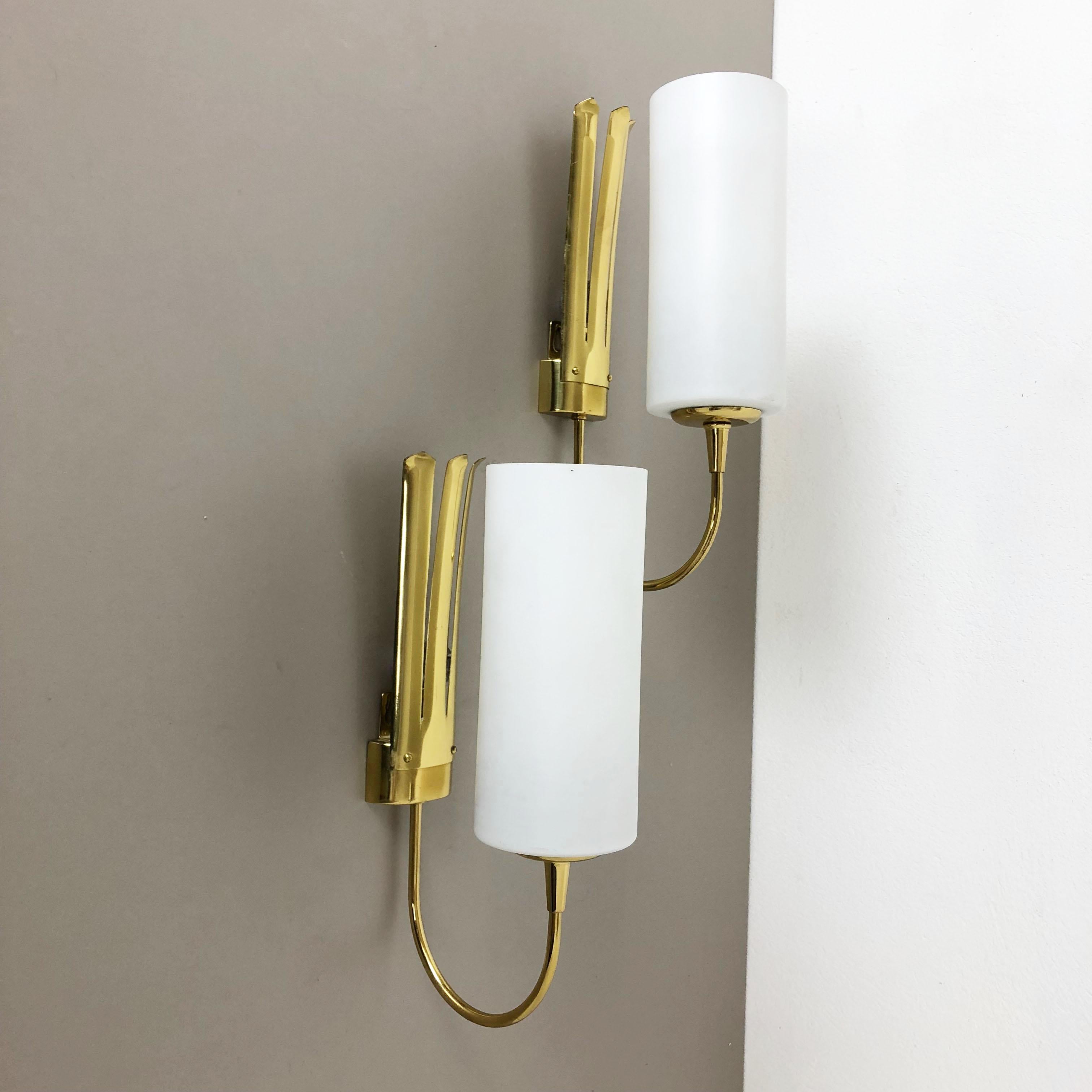 Set of Two Stilnovo Style Brass Italian Wall Lights Sconces, Italy, 1950s For Sale 1