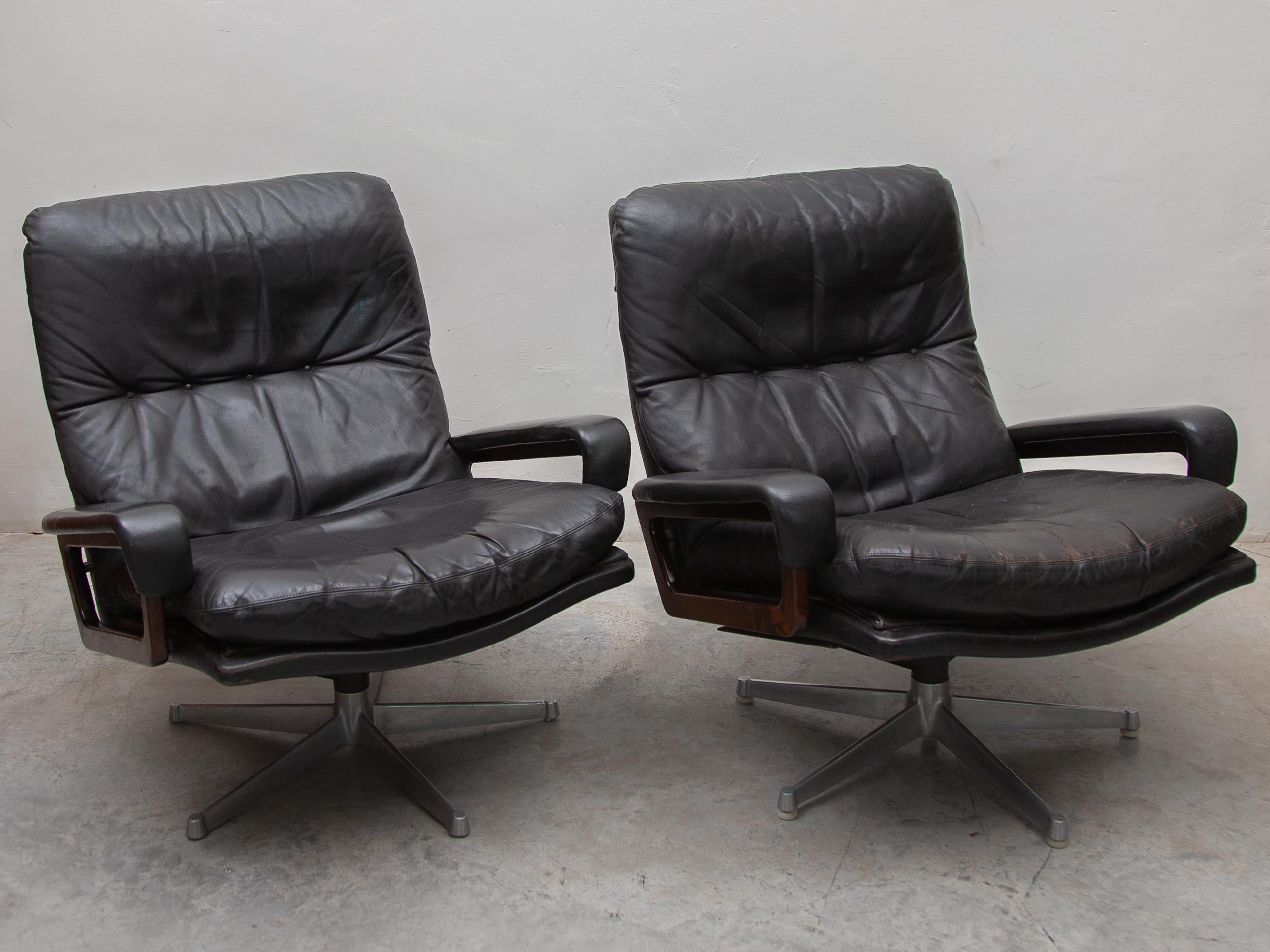 Ensemble de deux fauteuils de salon pivotants Strässle, conçus par André Vandenbeuck, 1963 en vente 4