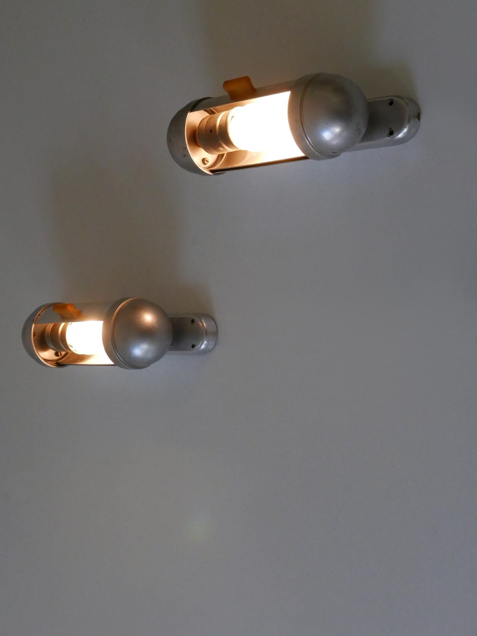 Set di due lampade da tavolo Streamline Design/One di König Germania anni '40 in vendita 4