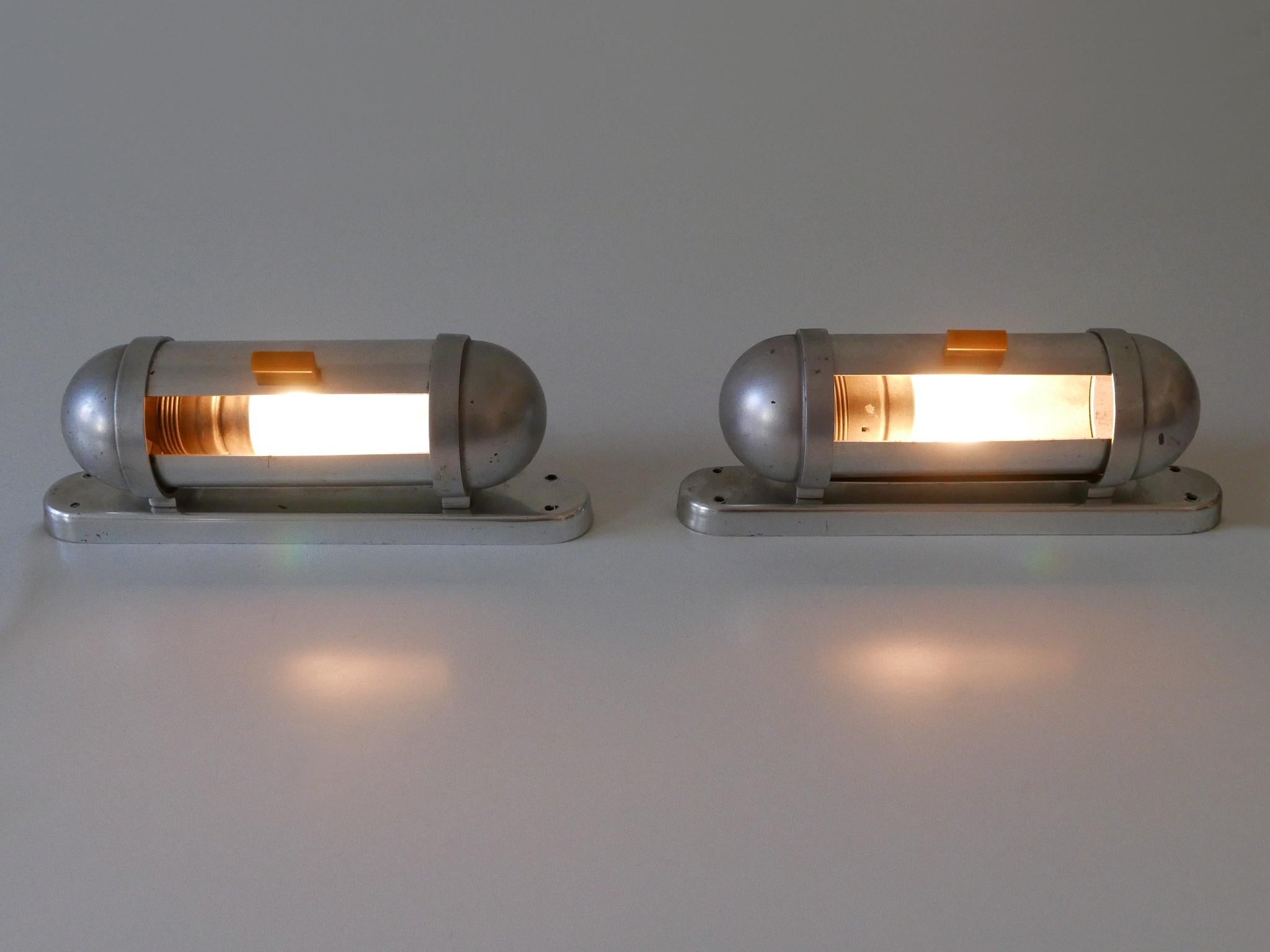 Set di due lampade da tavolo Streamline Design/One di König Germania anni '40 in vendita 1