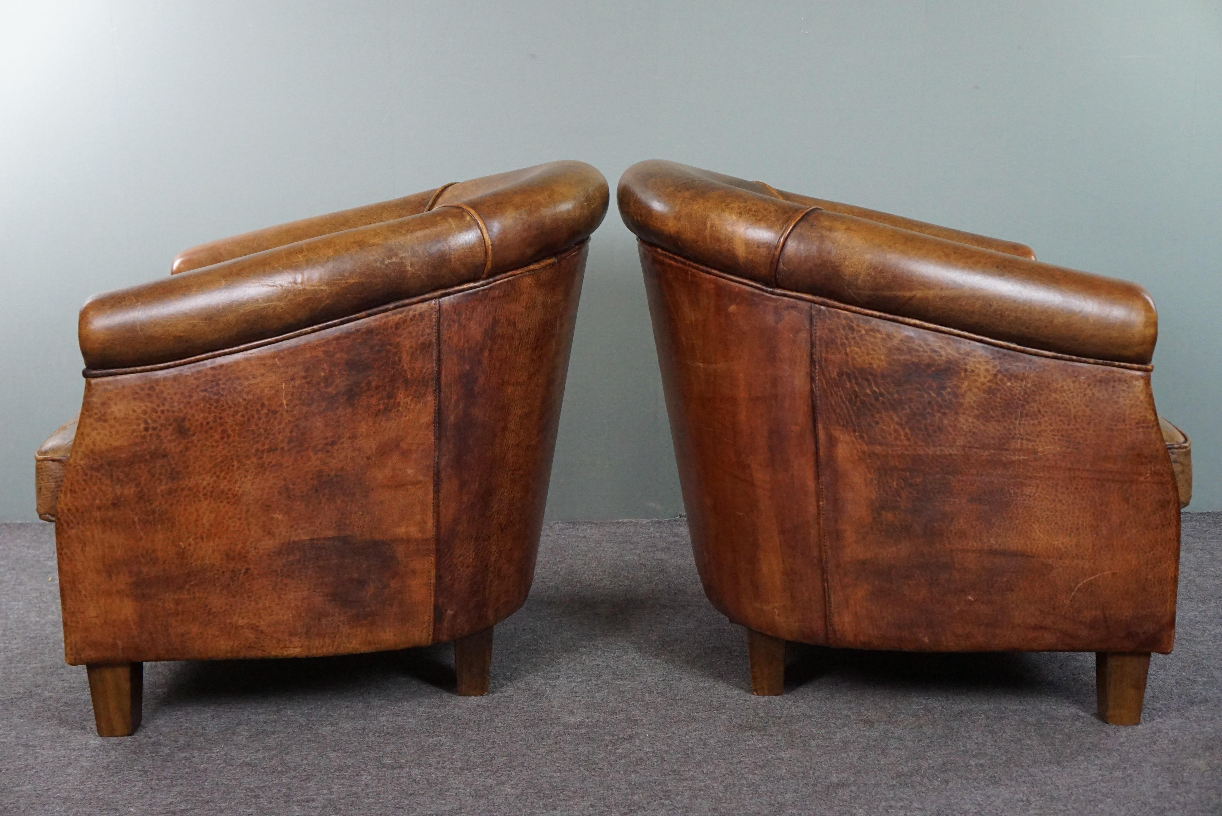 Set of two sturdy sheep leather club chairs, beautiful dark cognac color In Good Condition In Harderwijk, NL