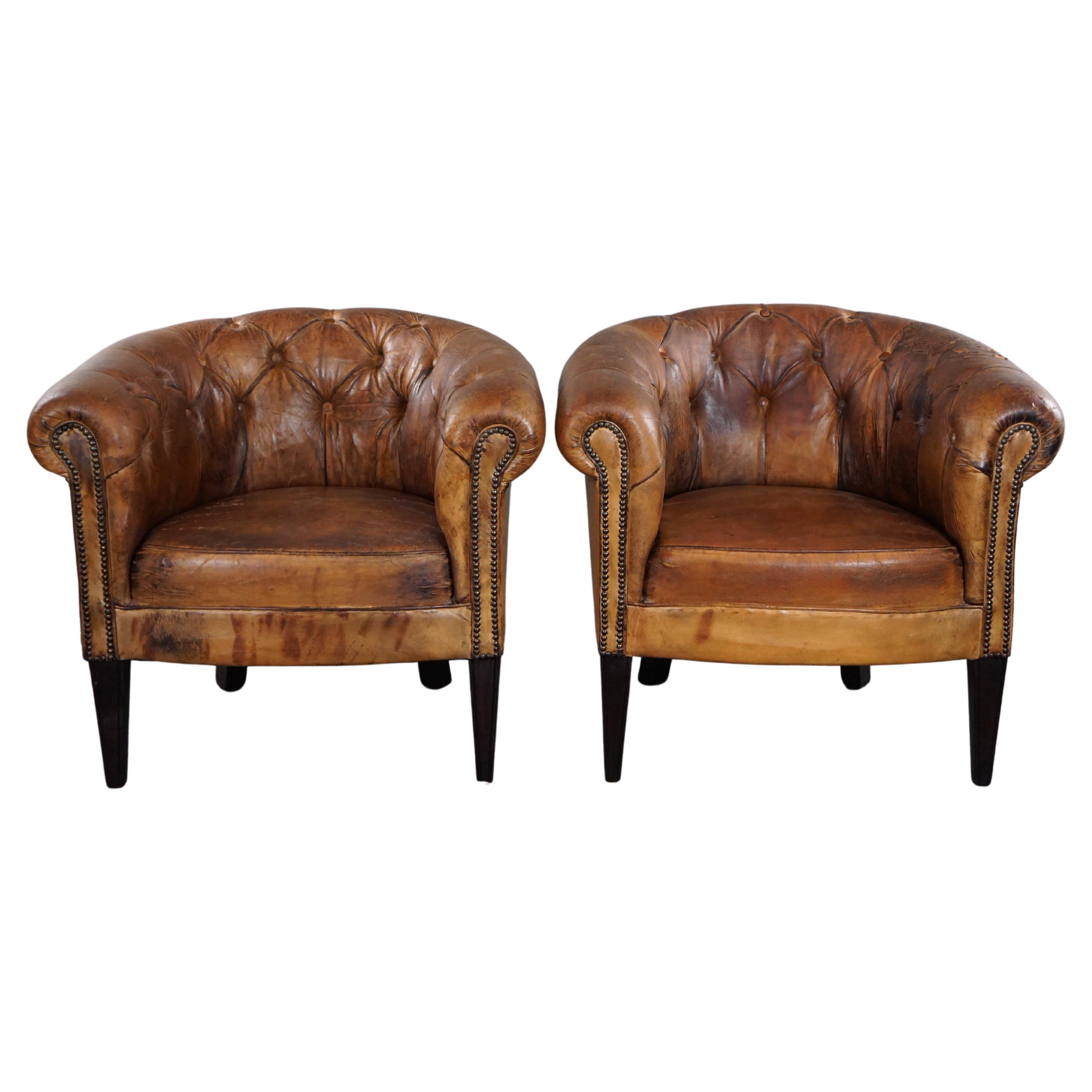 "Set of two super sturdy old sheep leather Chesterfield club armchairs" For Sale