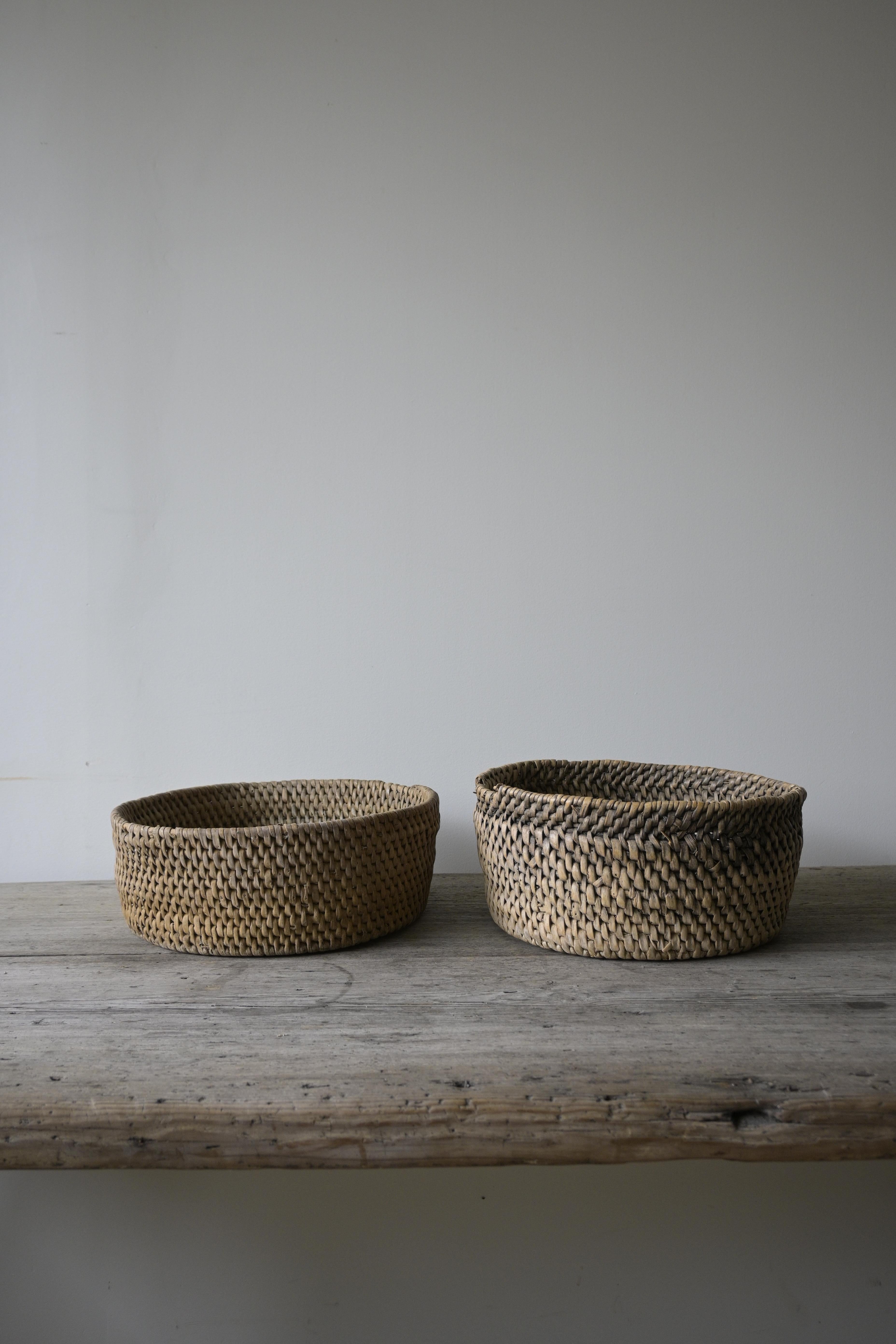 Set of two Swedish Root Basket from 19th-20th century

Made from pine and spruce roots, these are very strong yet lightweight, with a beautiful pattern on the bottom.

Height: 12-14.5 cm/4.7-5.7 inch
Diameter: 31-32 cm/12.2-12.5 inch