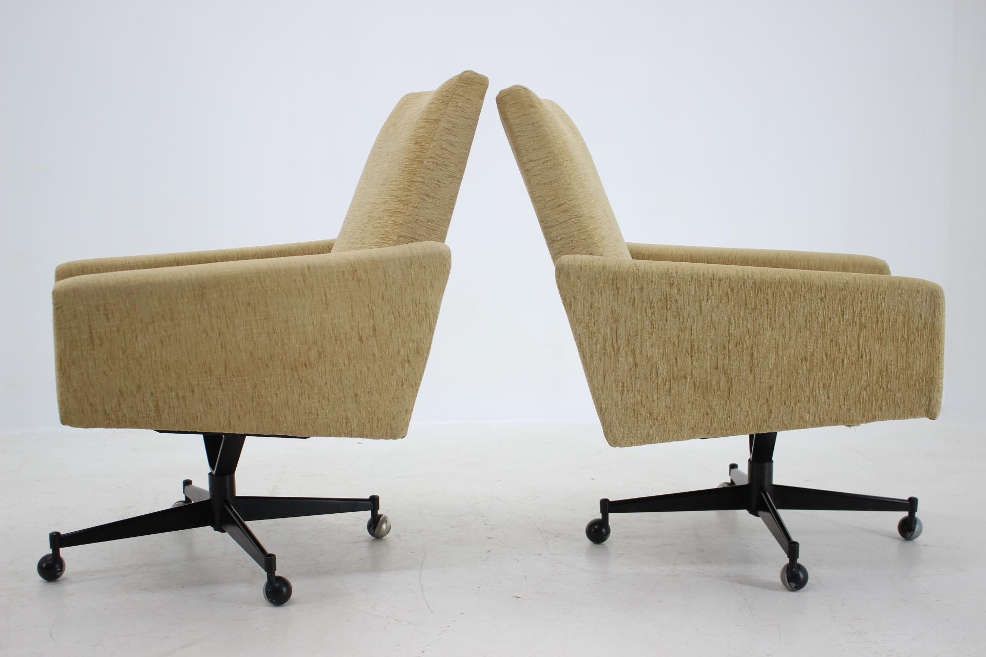 - Made in Czechoslovakia
- circa 1970
- Made of metal, fabric
- Original upholstery
- Good, original condition.