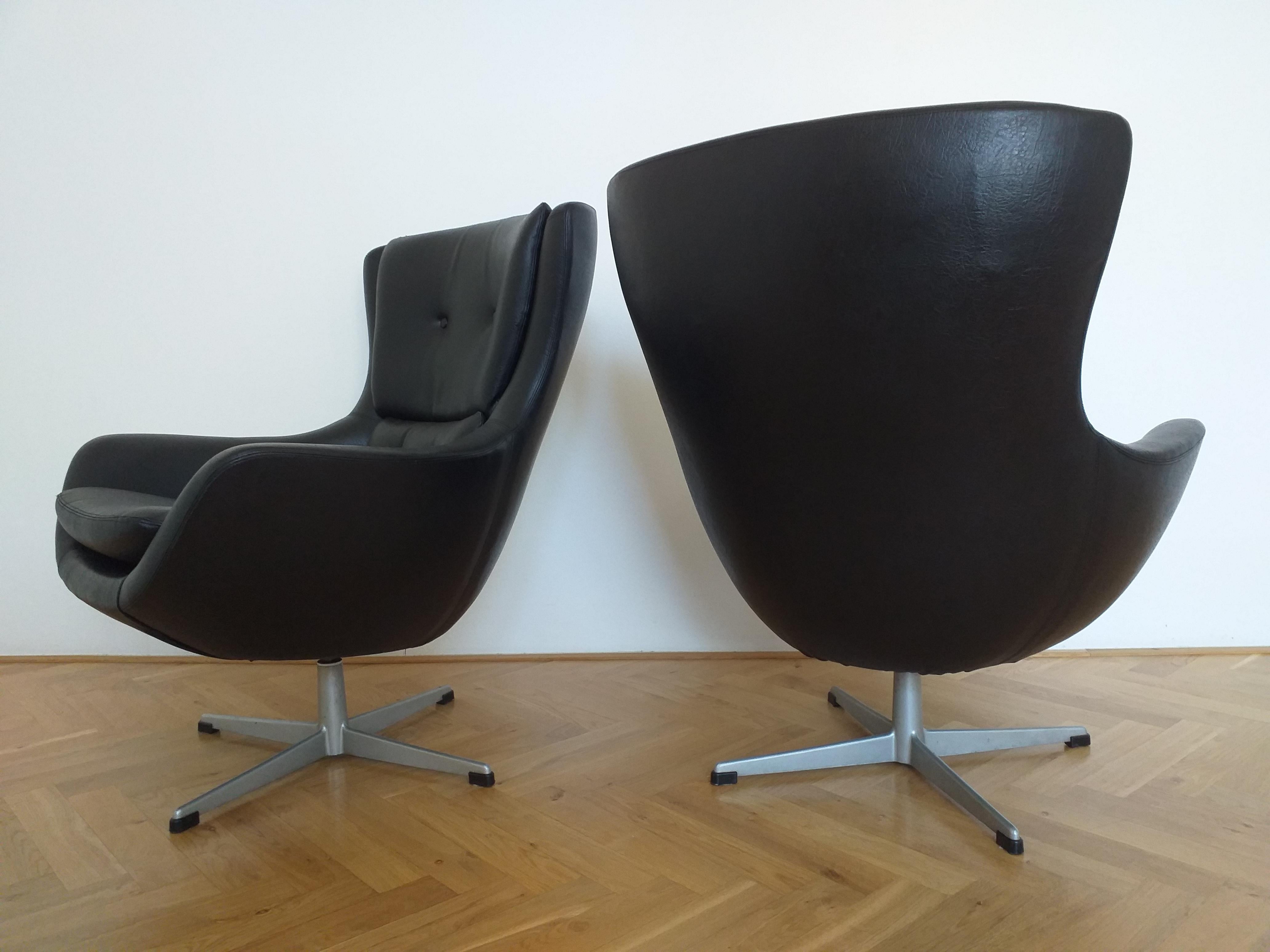 Set of Two Swivel Lounge Armchairs Egg, Kanari, Denmark, 1970s 3