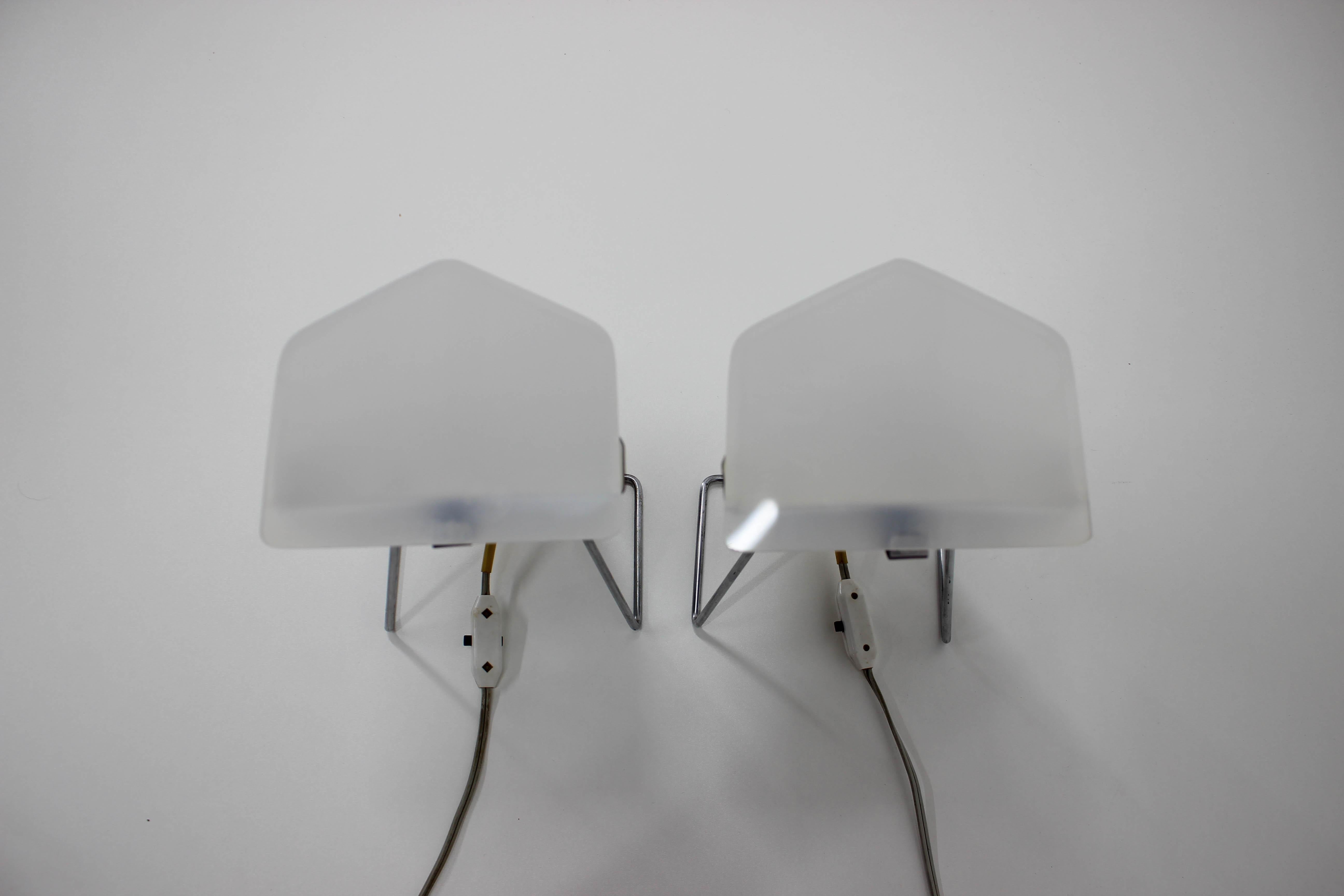 Tchèque Ensemble de deux lampes de table, 1970 en vente