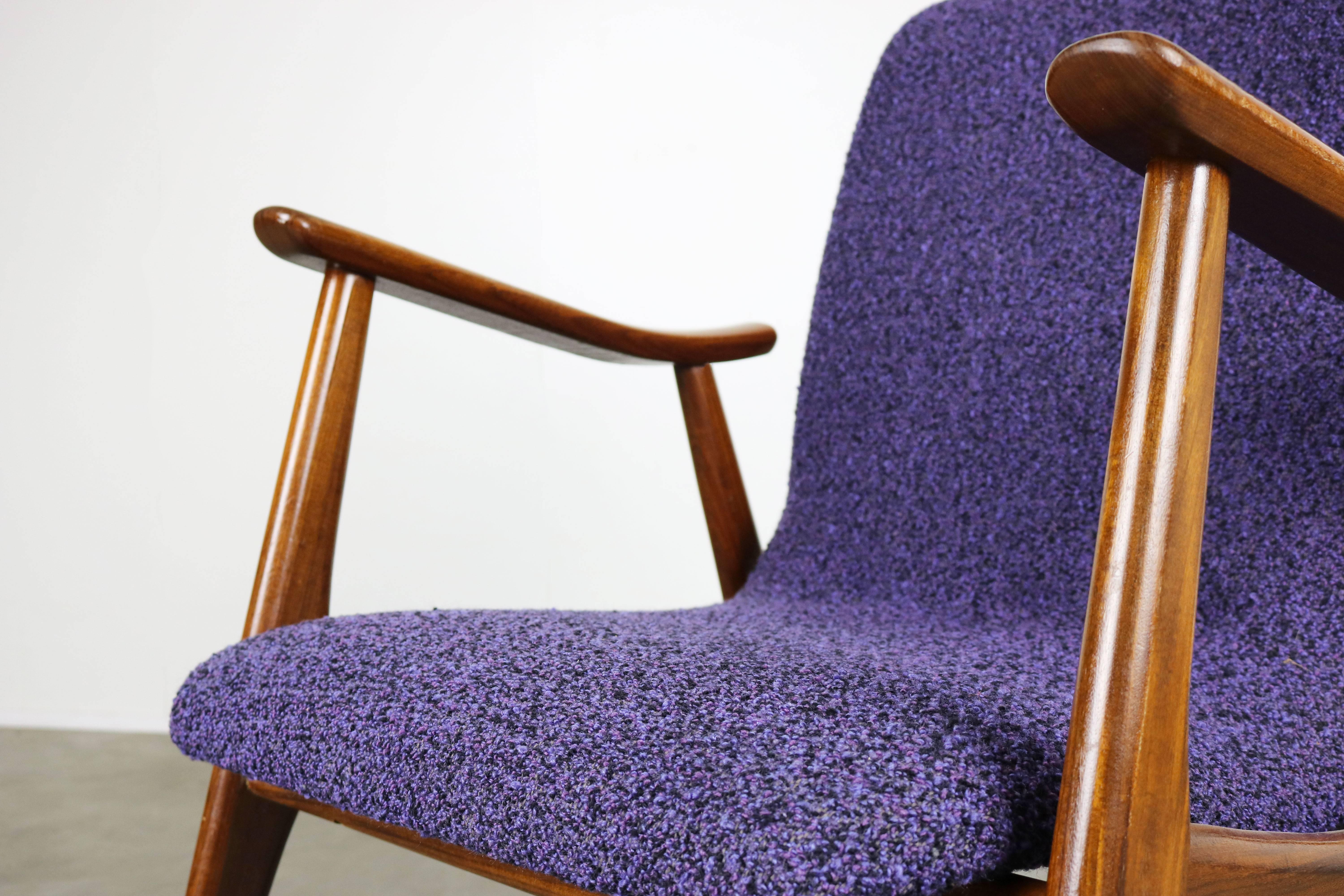 Set of Two Teak Lounge Chairs by Louis Van Teeffelen for Webe 1960 Brown Purple 3