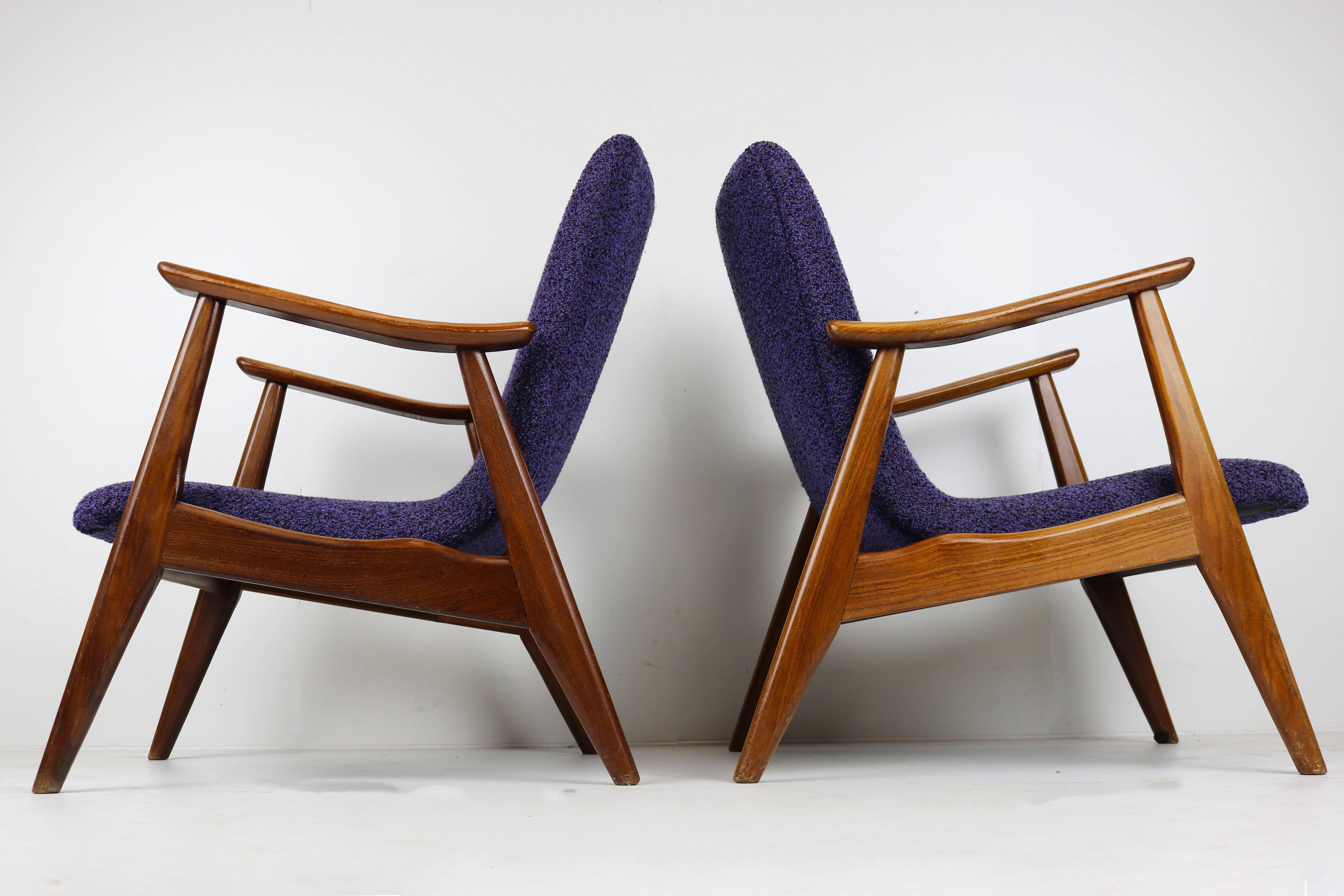Set of Two Teak Lounge Chairs by Louis Van Teeffelen for Webe 1960 Brown Purple 5