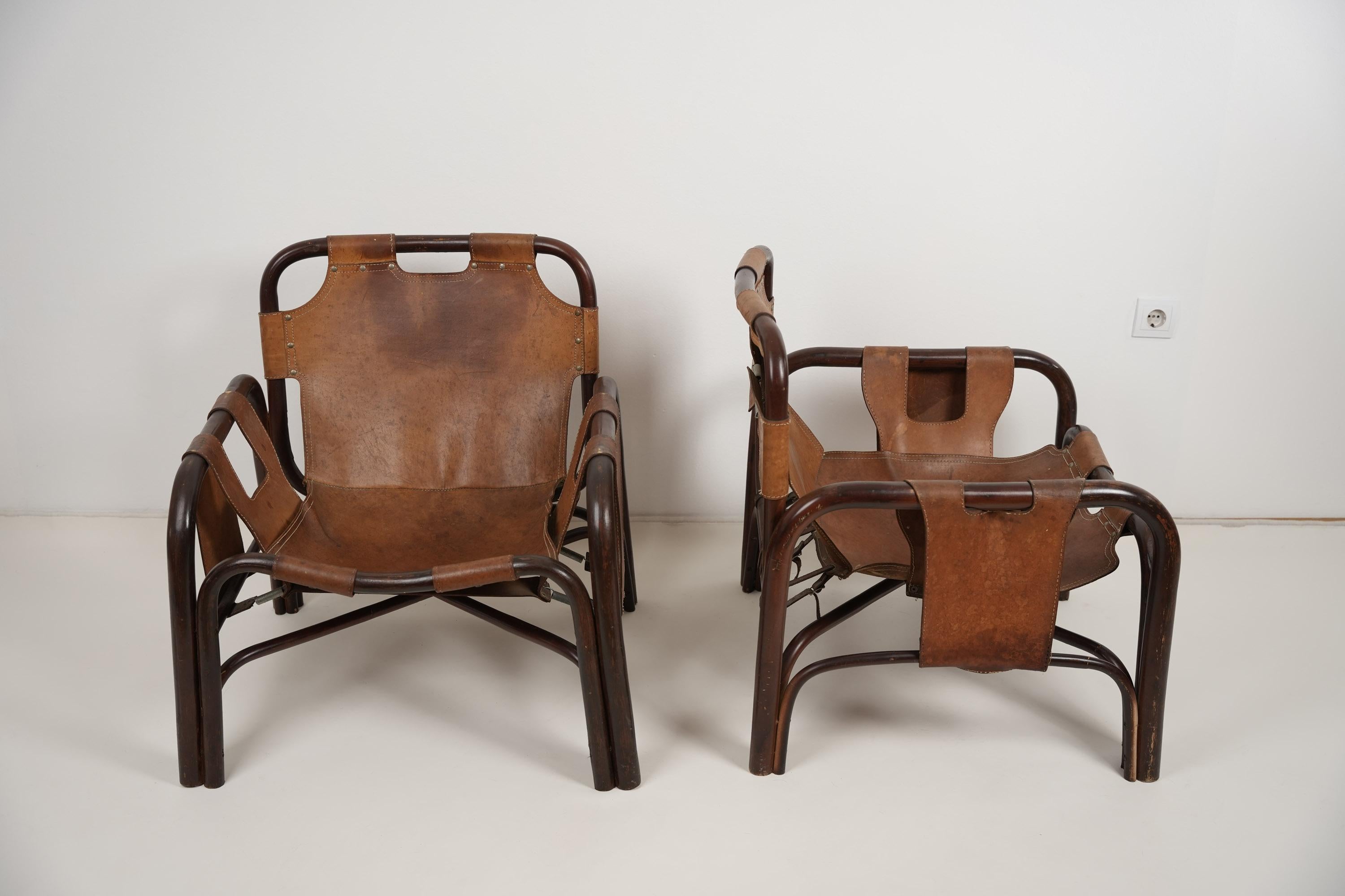 Mid-Century Modern Set Of Two Tito Agnoli Longue Chairs for Bonacina For Sale