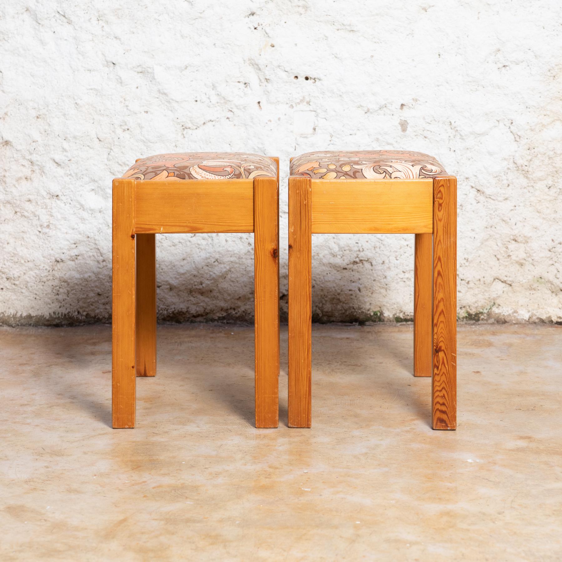 Set of Two Traditional Catalan Pine Stools in Original Fabric, circa 1960 6