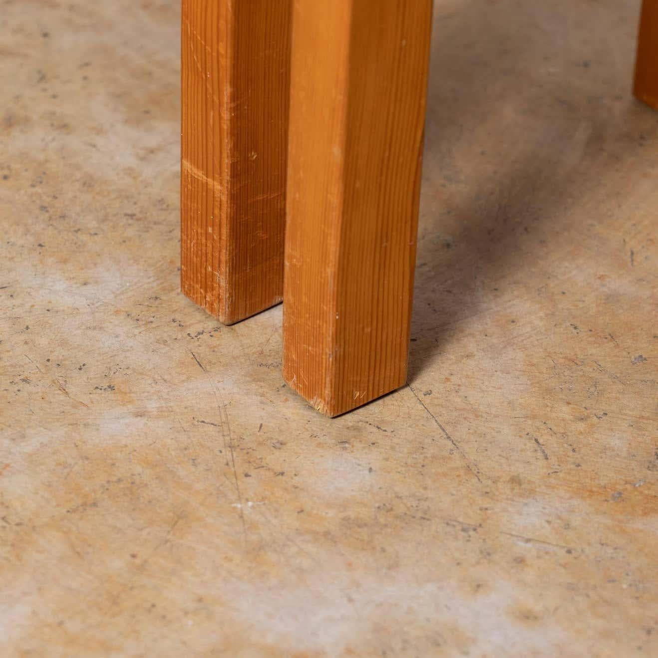 Set of Two Traditional Catalan Pine Stools in Original Fabric, circa 1960 In Good Condition For Sale In Barcelona, ES