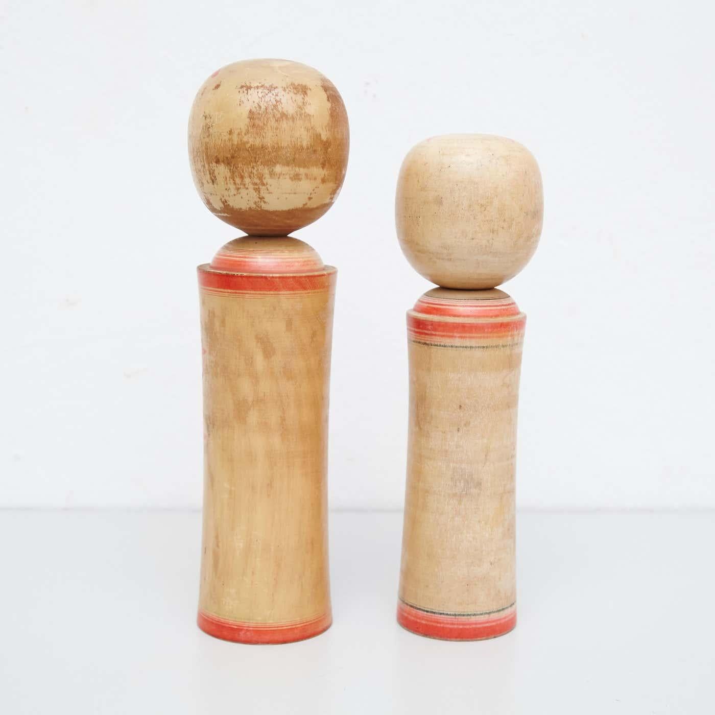 Set of Two Traditional Japanese Kokeshi Dolls, circa 1930 2