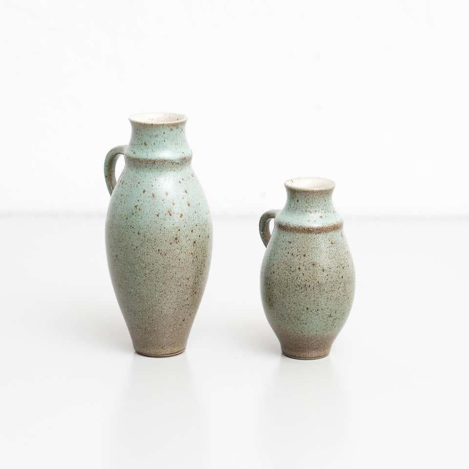 Set of Two Traditional Spanish Vintage Ceramic Vases, circa 1950 For Sale 3