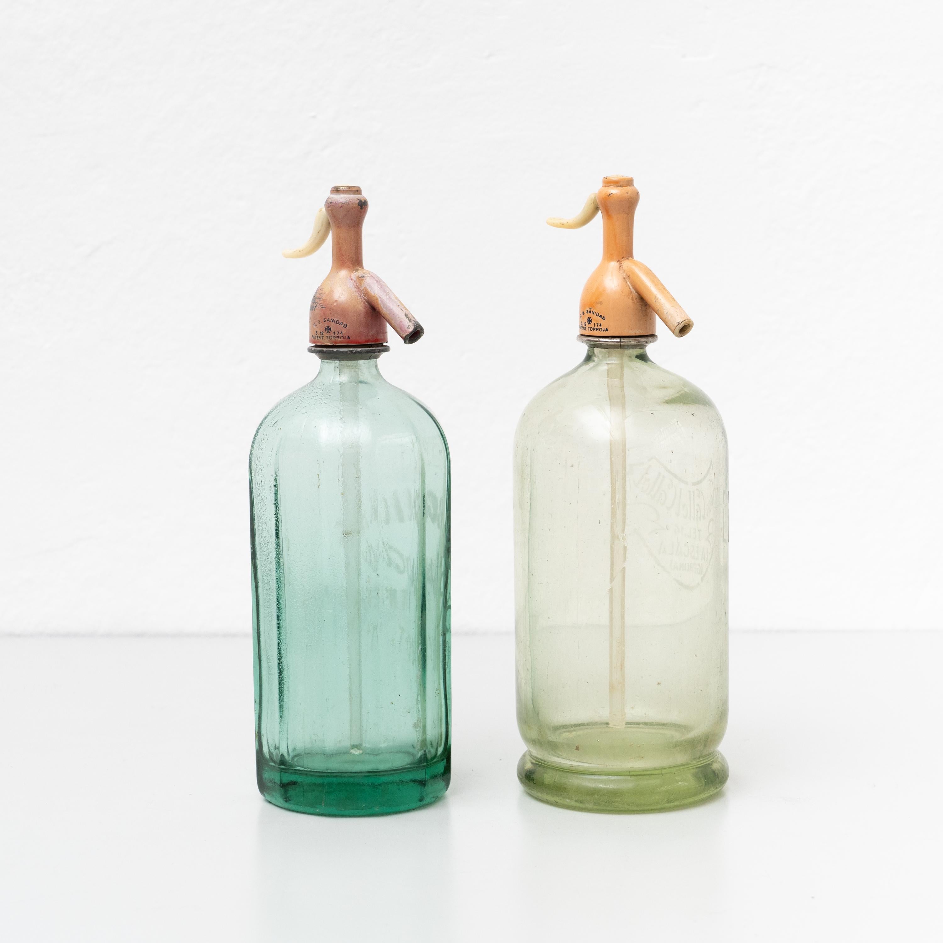 Set of Two Traditional Vintage Catalan Soda Syphon, circa 1990 In Good Condition For Sale In Barcelona, Barcelona