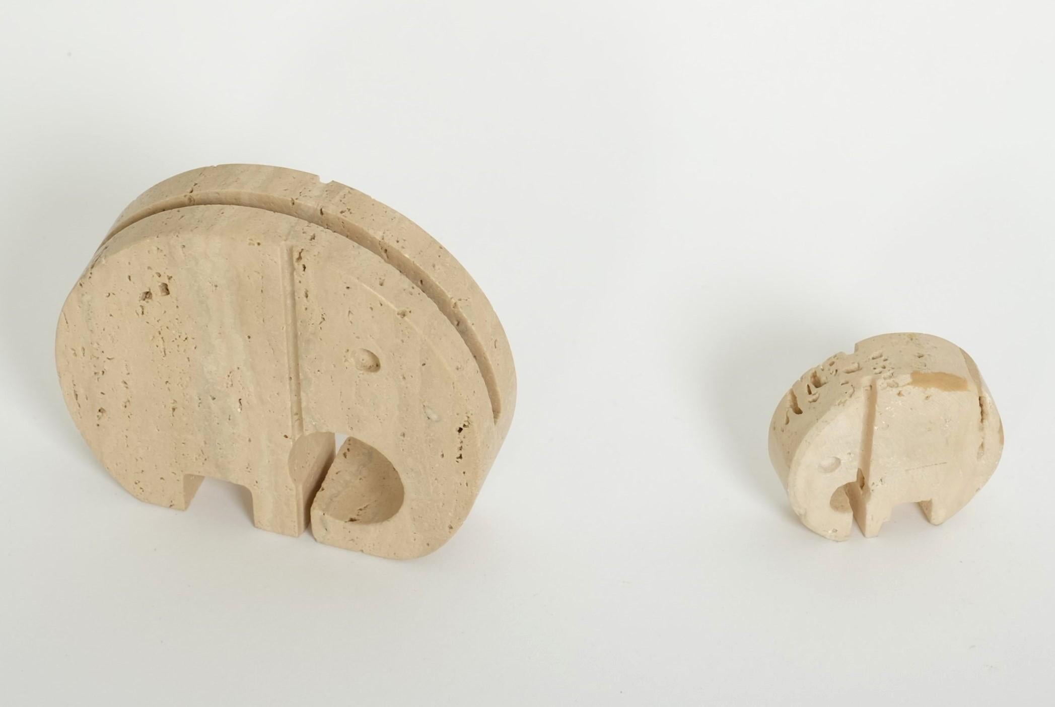 Set Of Two Travertine Elephant Sculptures Desk Organizer by Fratelli Mannelli (Italienisch) im Angebot