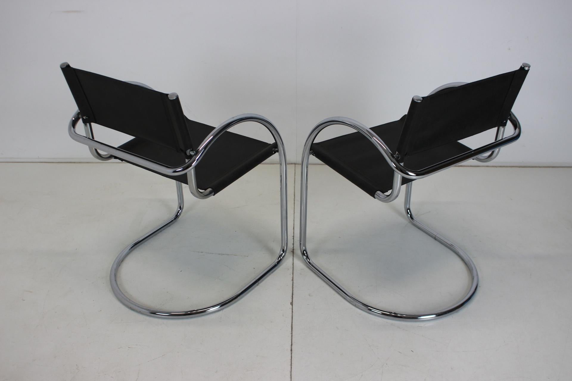 Set of Two Tubular Chrome Armchairs, 1970's 5