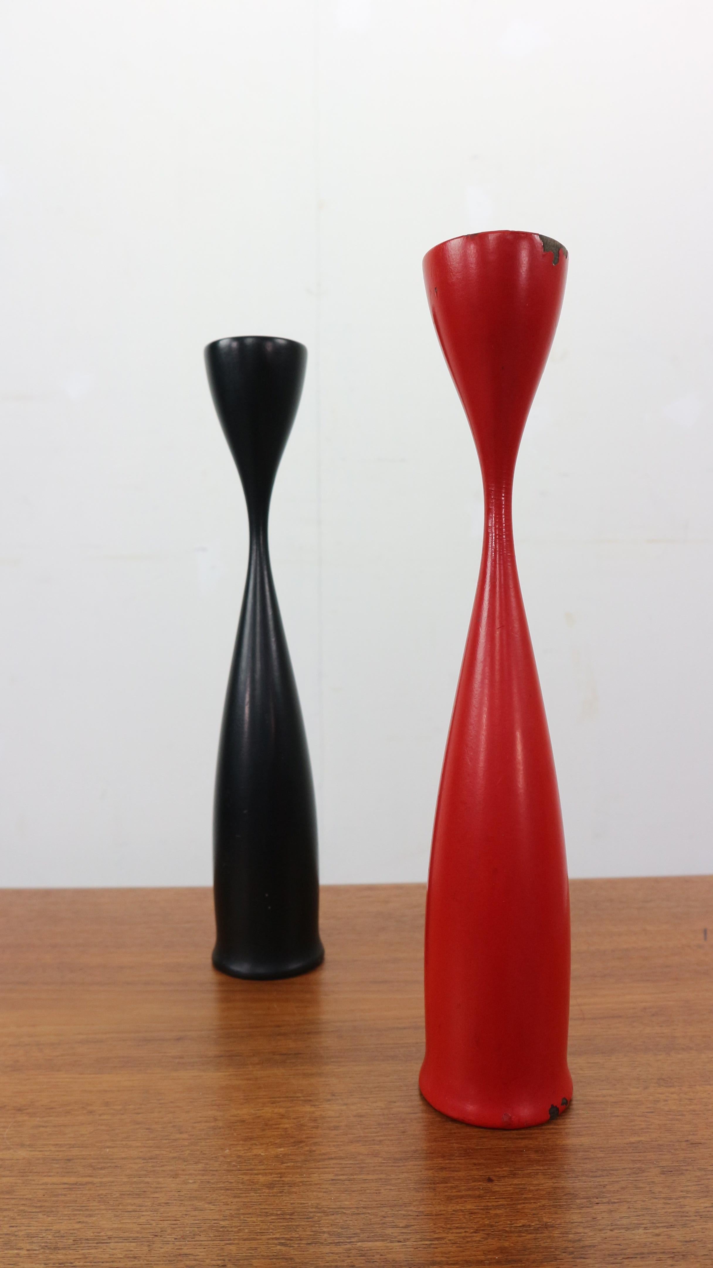 Set of two tulip shaped  Candlesticks made in Sweden, 1960s For Sale 3