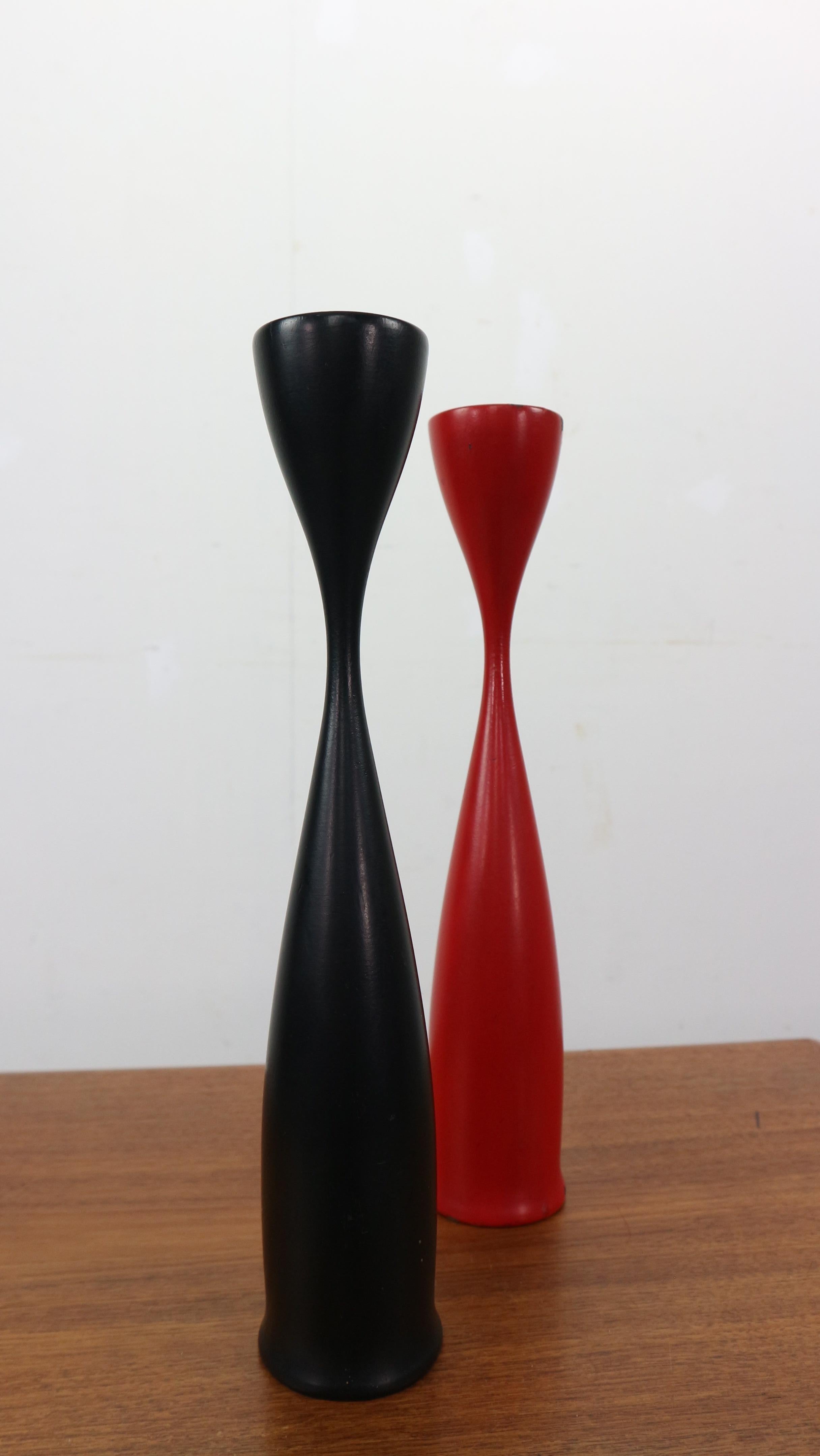 Scandinavian Modern Set of two tulip shaped  Candlesticks made in Sweden, 1960s For Sale