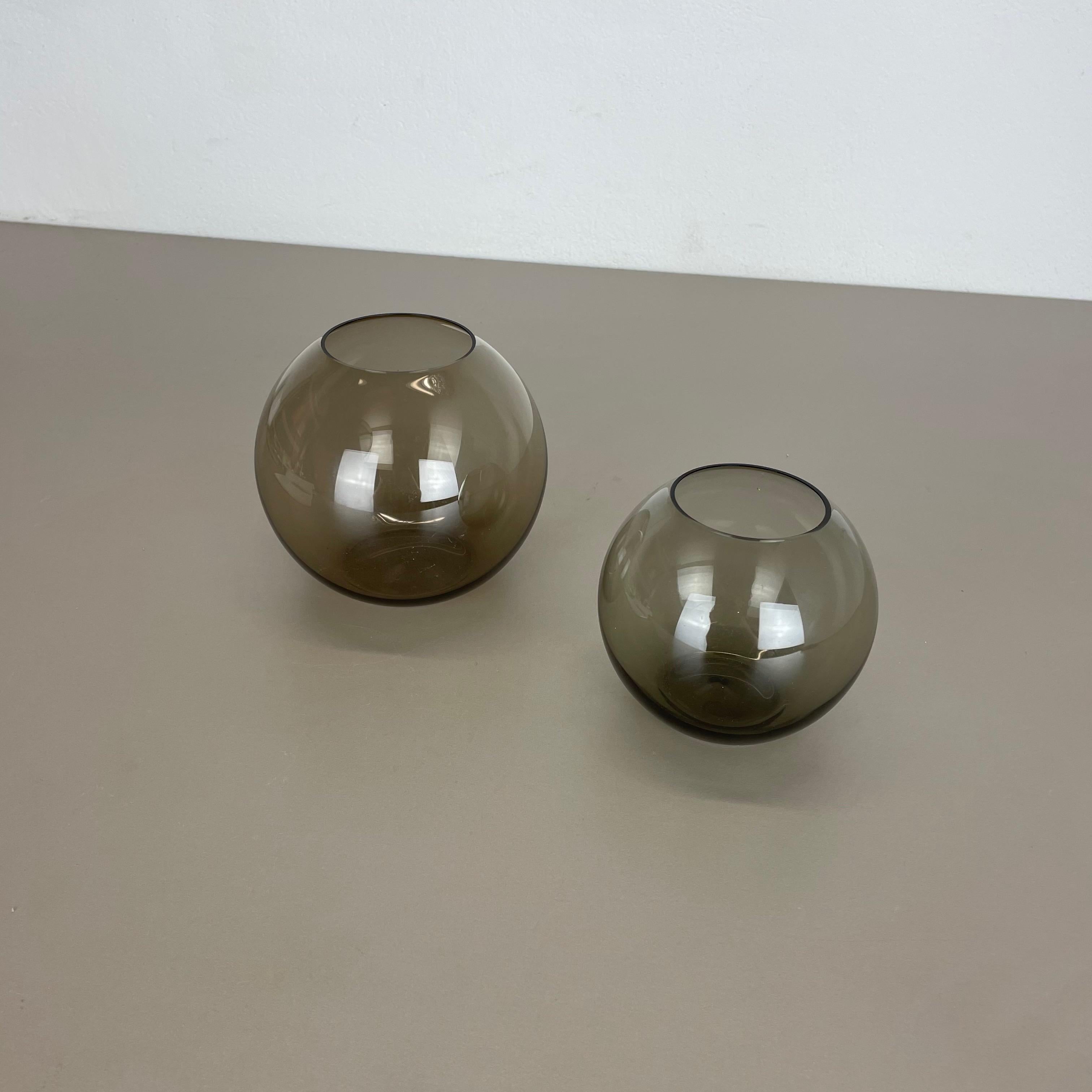 Set of Two Turmalin ball Vases Wilhelm Wagenfeld WMF Attributed, Germany 1960s In Good Condition For Sale In Kirchlengern, DE