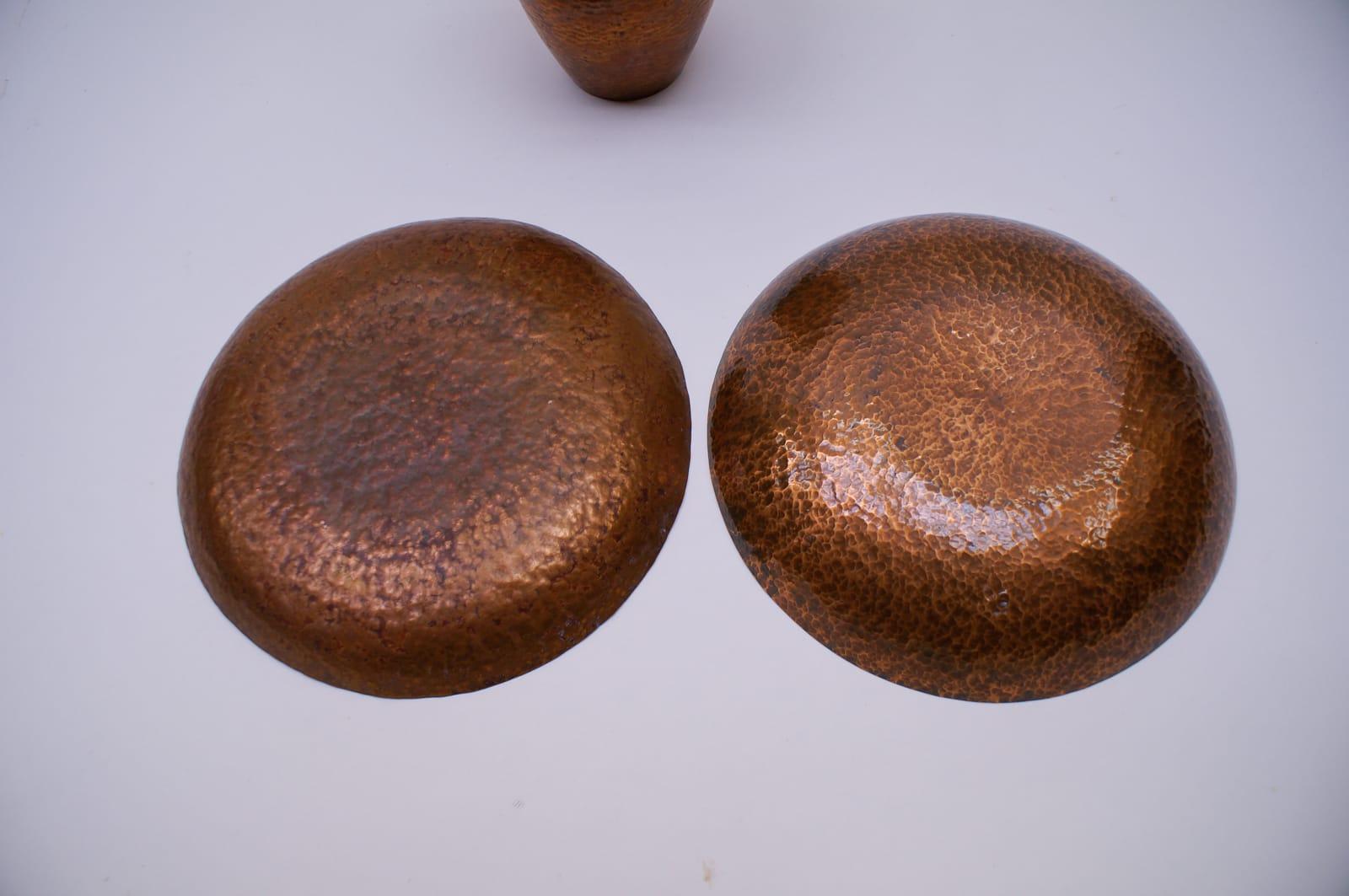 Ensemble de deux bols uniques en cuivre battus à la main et un vase par Bunge, Allemagne, années 1950 en vente 3