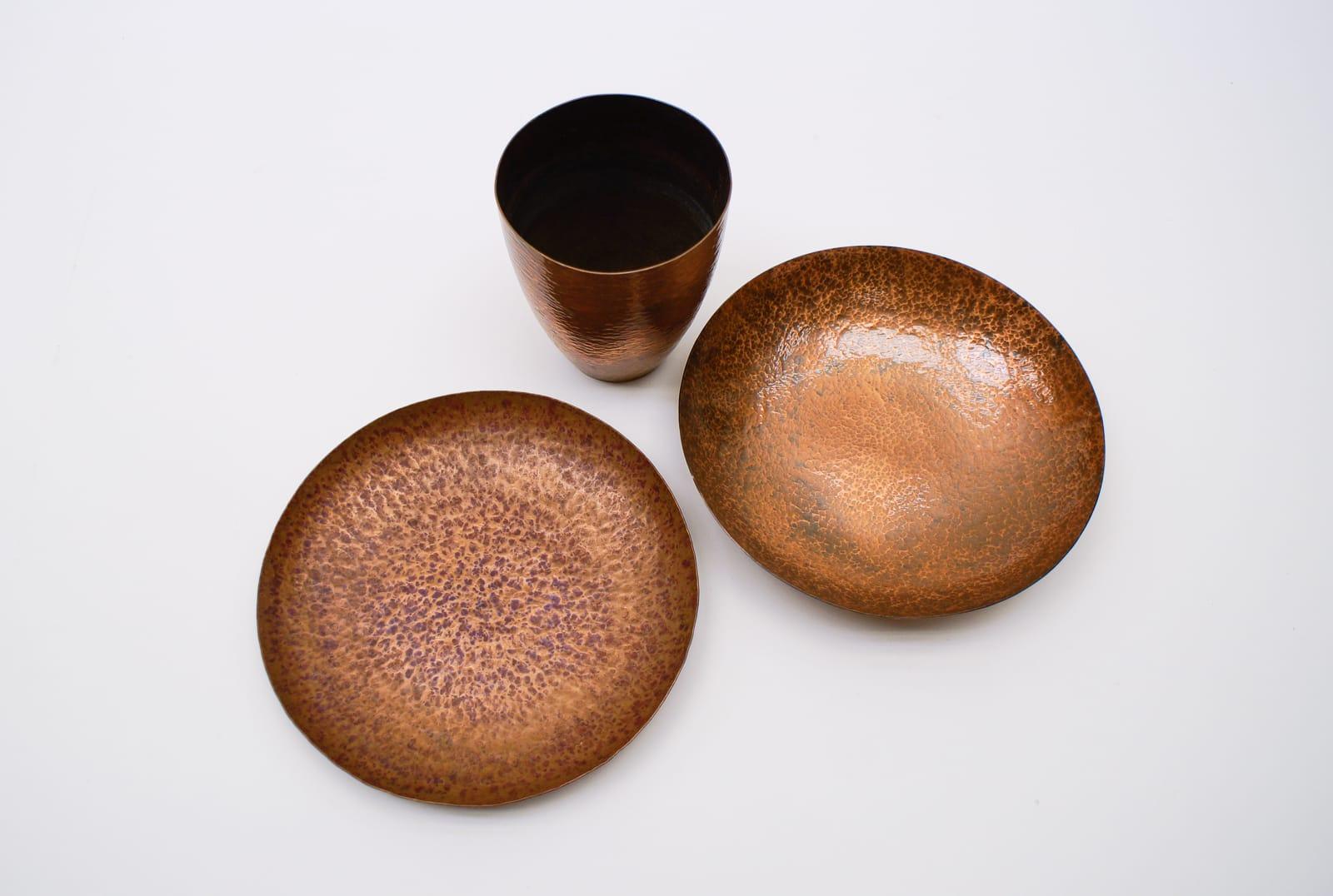 Allemand Ensemble de deux bols uniques en cuivre battus à la main et un vase par Bunge, Allemagne, années 1950 en vente