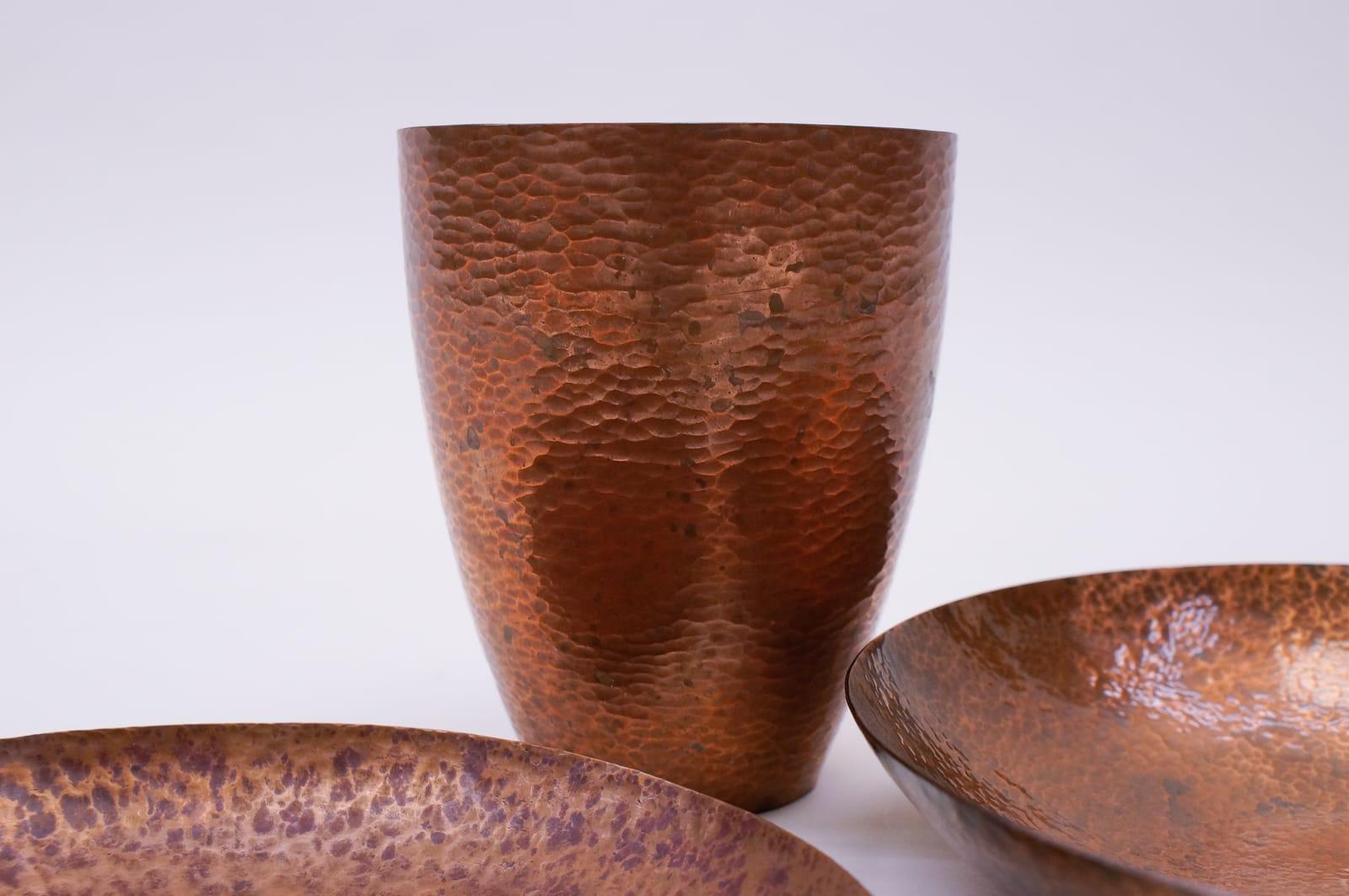 Martelé Ensemble de deux bols uniques en cuivre battus à la main et un vase par Bunge, Allemagne, années 1950 en vente