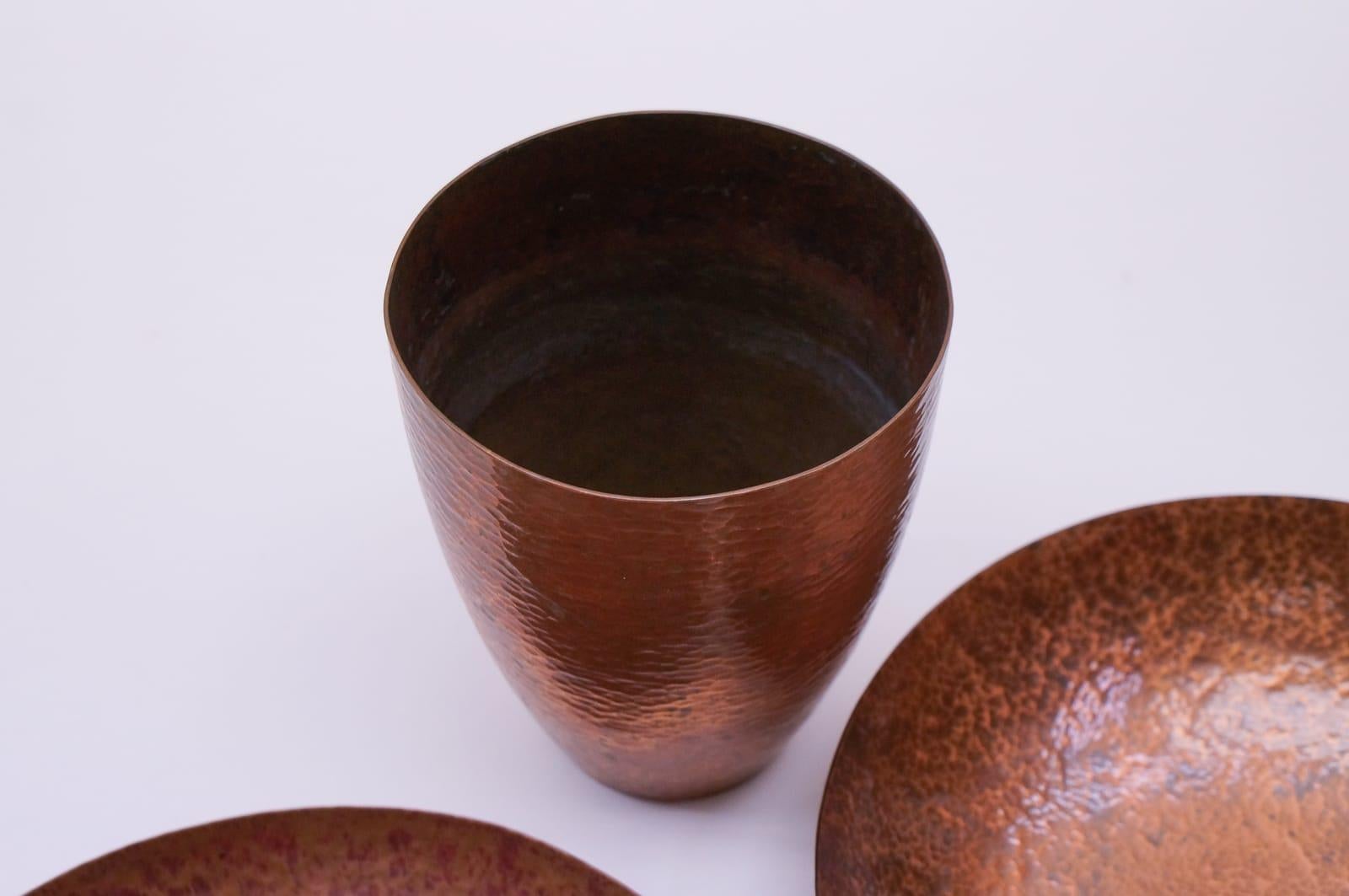 Ensemble de deux bols uniques en cuivre battus à la main et un vase par Bunge, Allemagne, années 1950 Bon état - En vente à Nürnberg, Bayern
