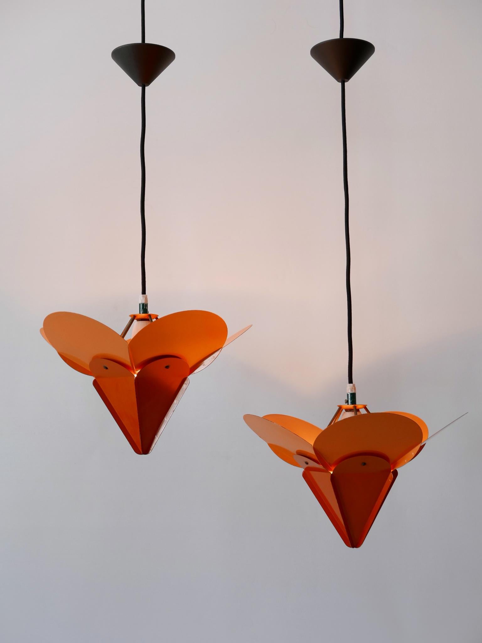 Ensemble de deux lampes suspendues uniques à fleurs Tivoli de Simon Poul Henningsen, 1958 en vente 3