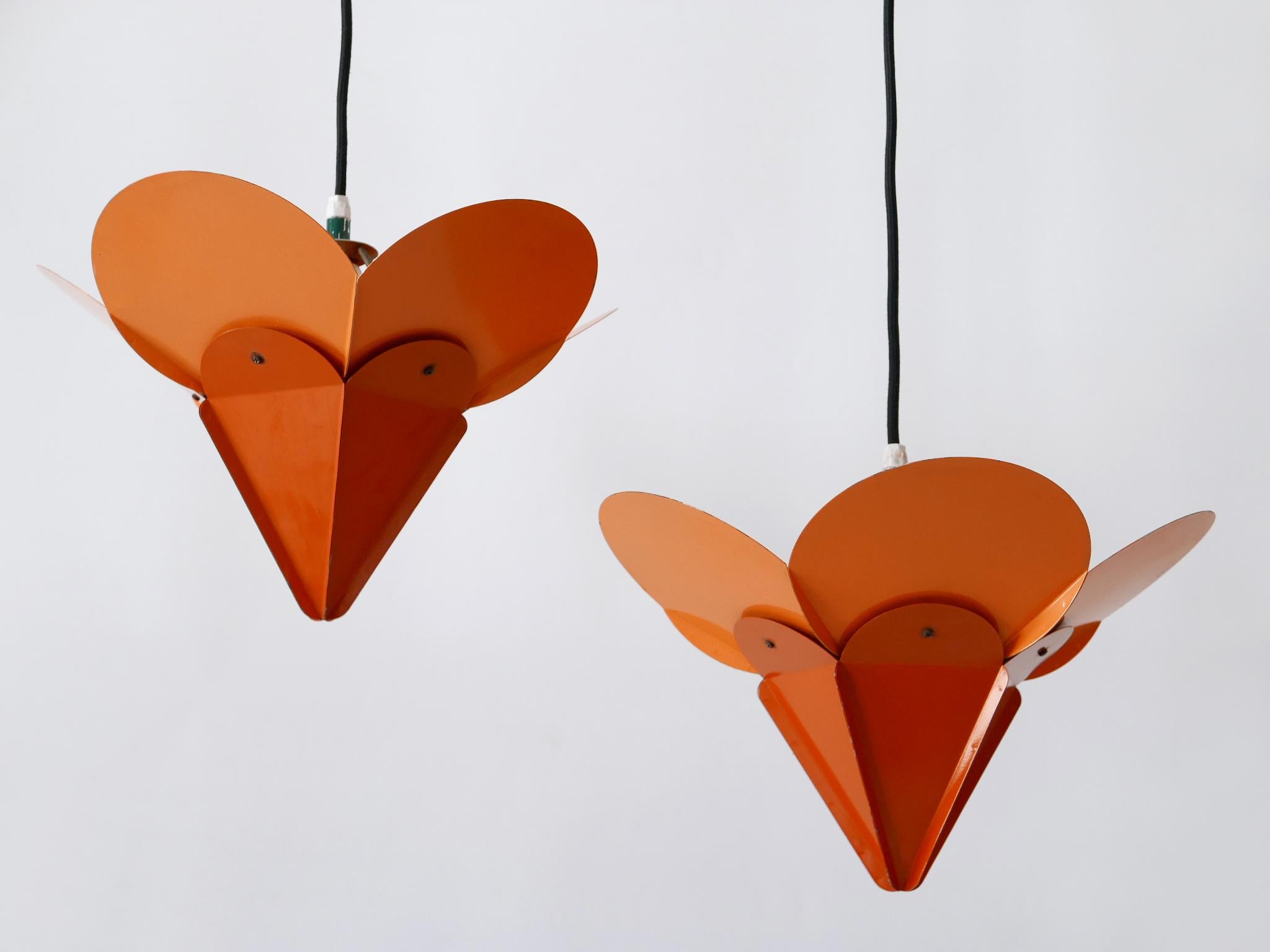 Ensemble de deux lampes suspendues uniques à fleurs Tivoli de Simon Poul Henningsen, 1958 en vente 9