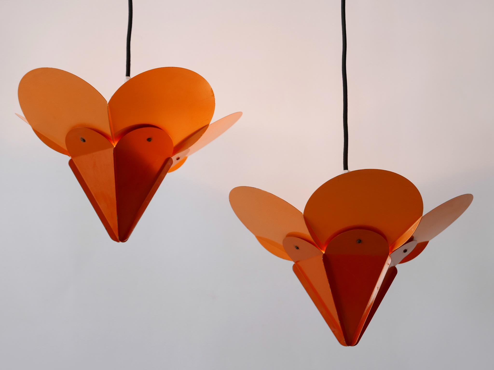 Ensemble de deux lampes suspendues uniques à fleurs Tivoli de Simon Poul Henningsen, 1958 en vente 10