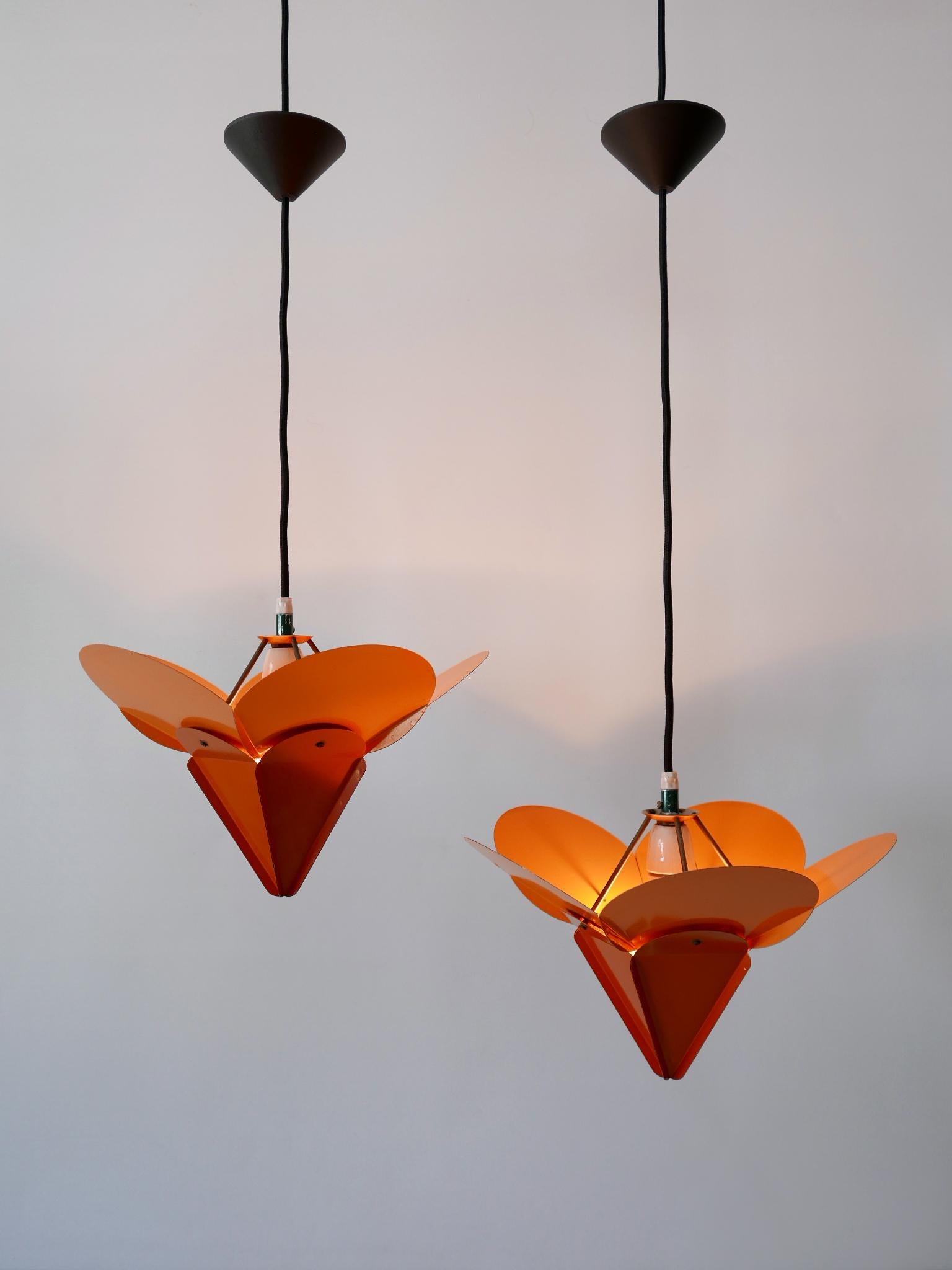 Ensemble de deux lampes suspendues uniques à fleurs Tivoli de Simon Poul Henningsen, 1958 Bon état - En vente à Munich, DE