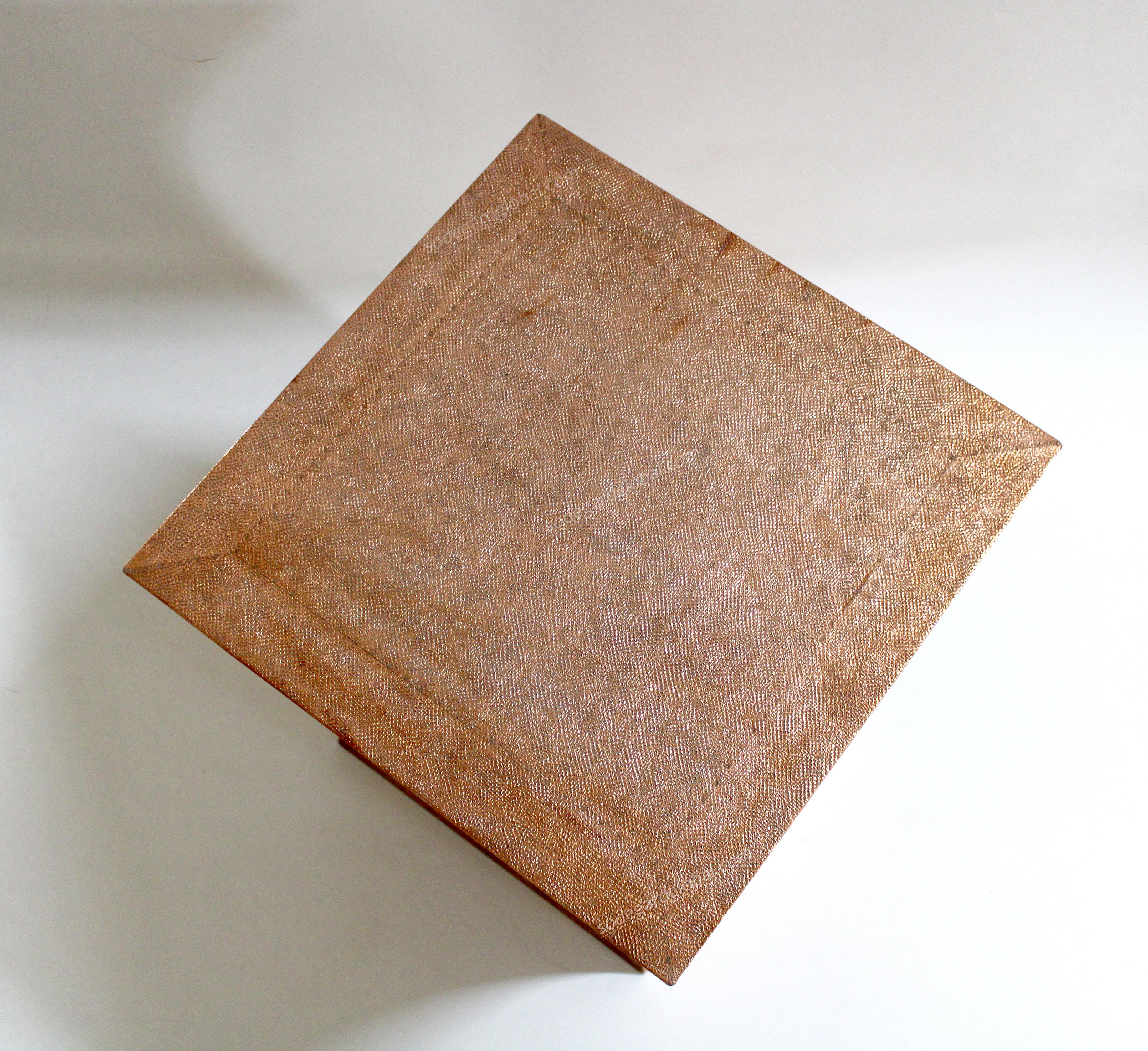 XXIe siècle et contemporain Ensemble de deux tables d'appoint Vaisseau en bois recouvert de cuivre par Paul Mathieu en vente