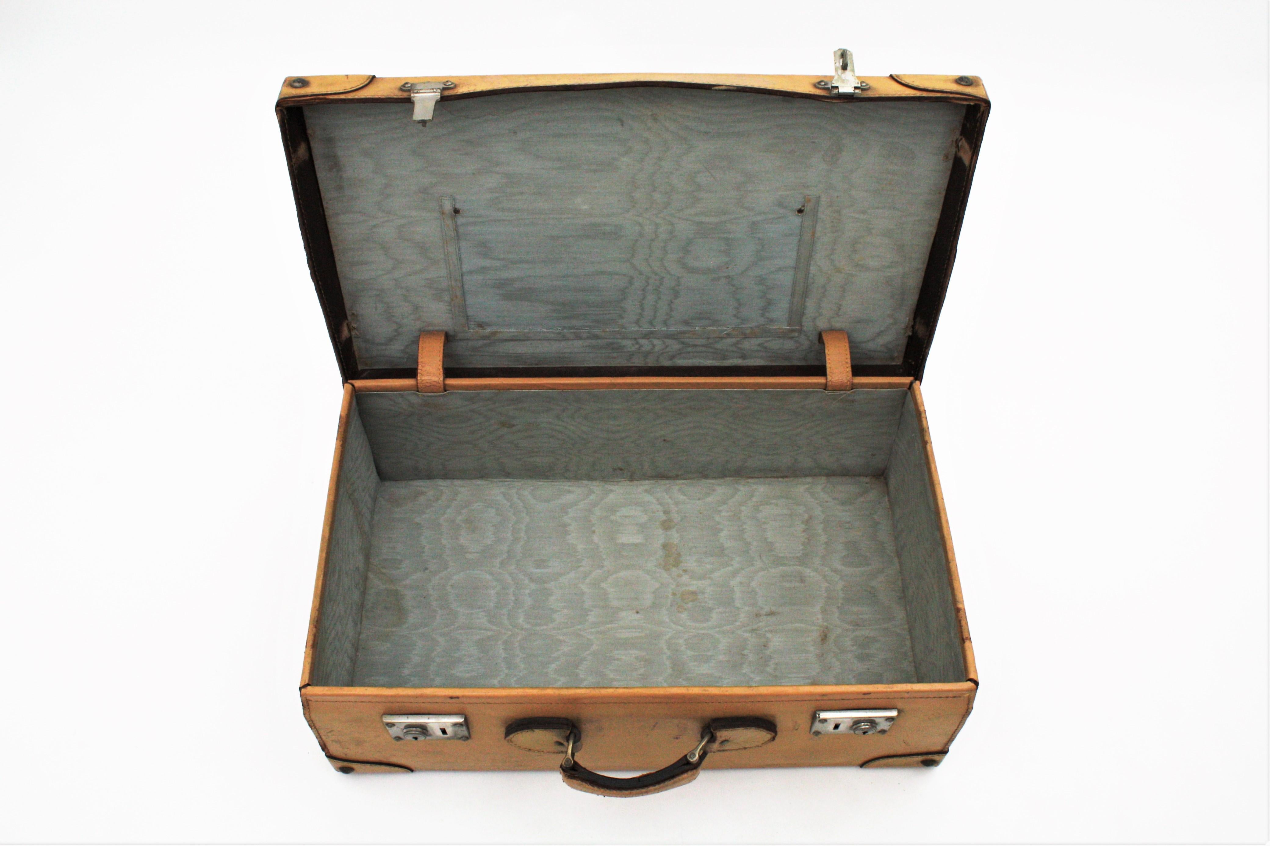 20th Century Unmatching Pair of French Suitcases in Vellum and Leather  For Sale