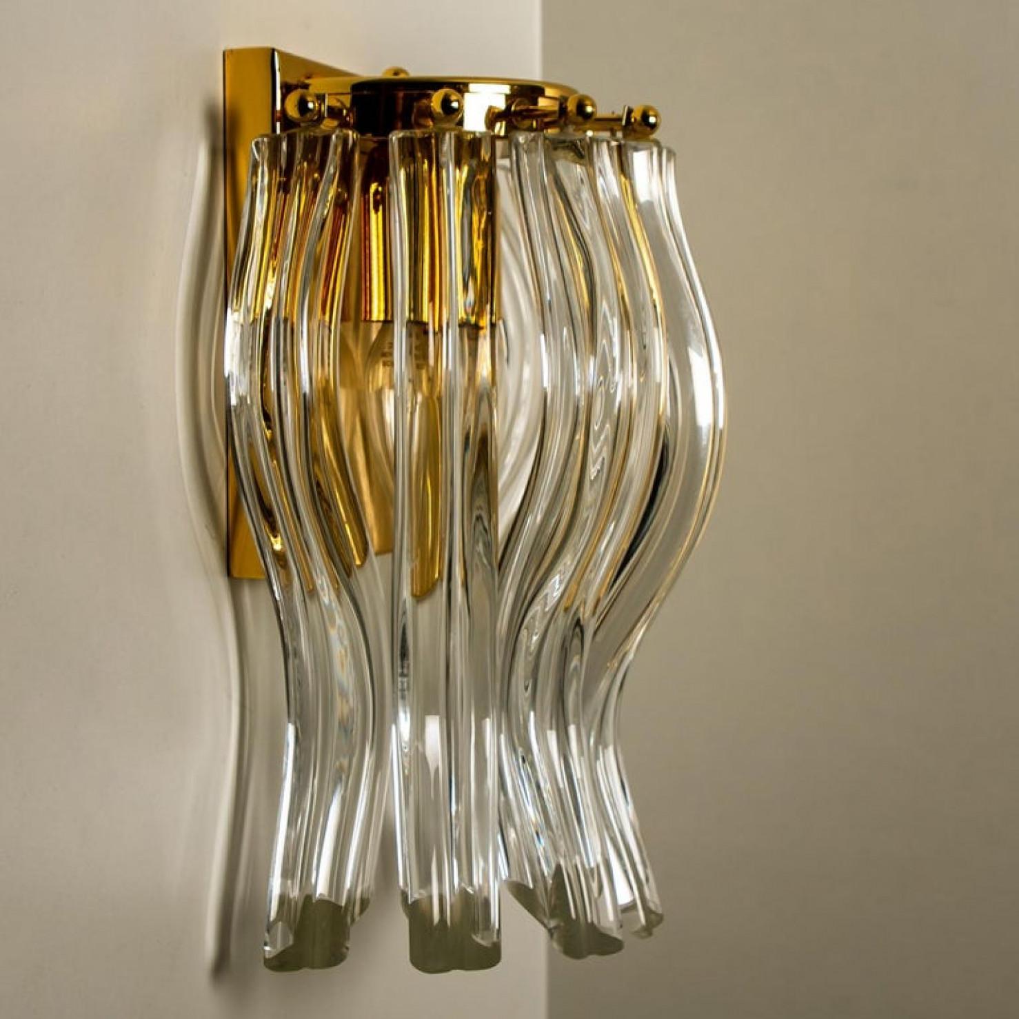 Set of Two Venini Style Murano Glass and Gilt Brass Sconces, Italy In Good Condition For Sale In Rijssen, NL