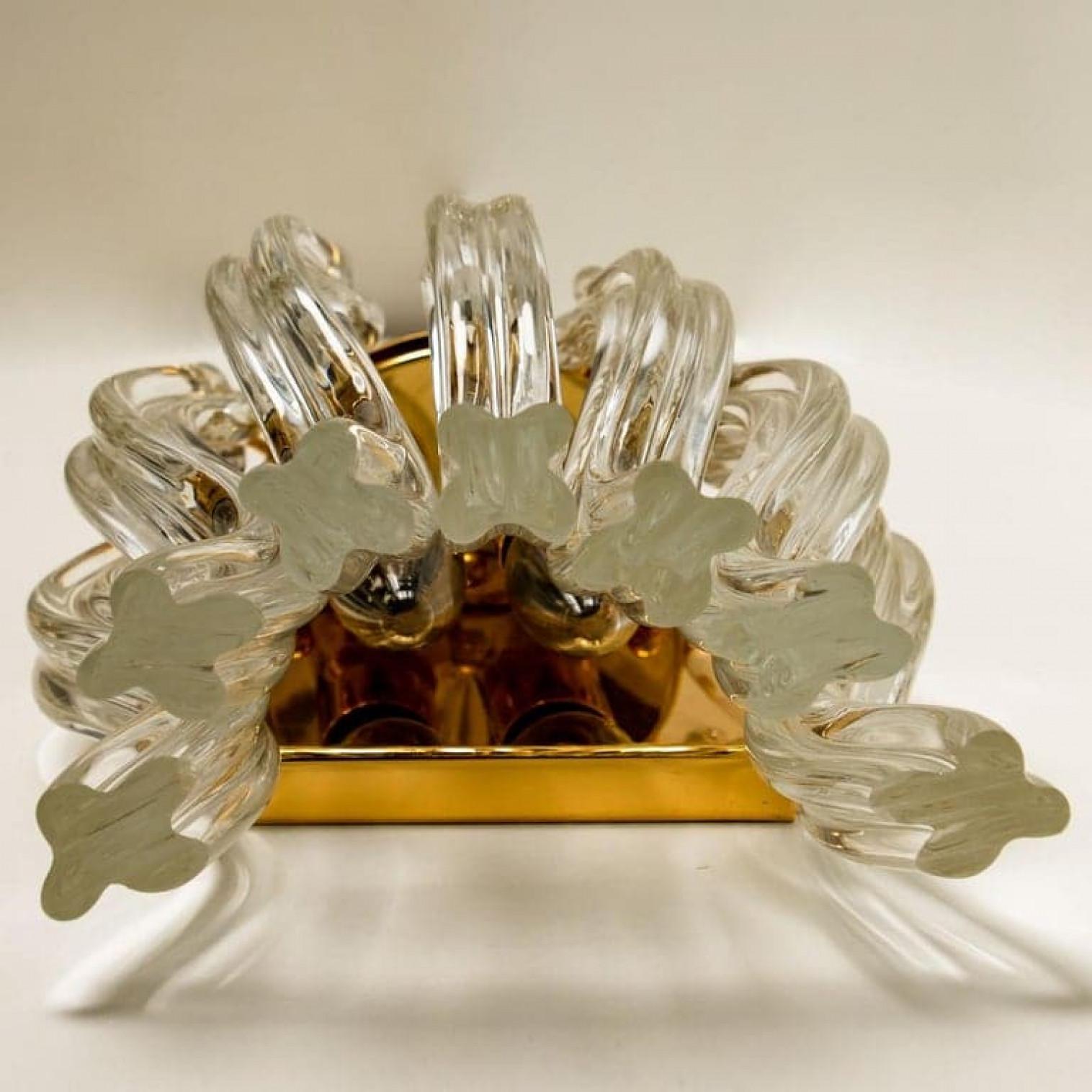 Fine XX secolo Set di due sconsigliere in vetro di Murano e ottone dorato in stile Venini, Italia in vendita