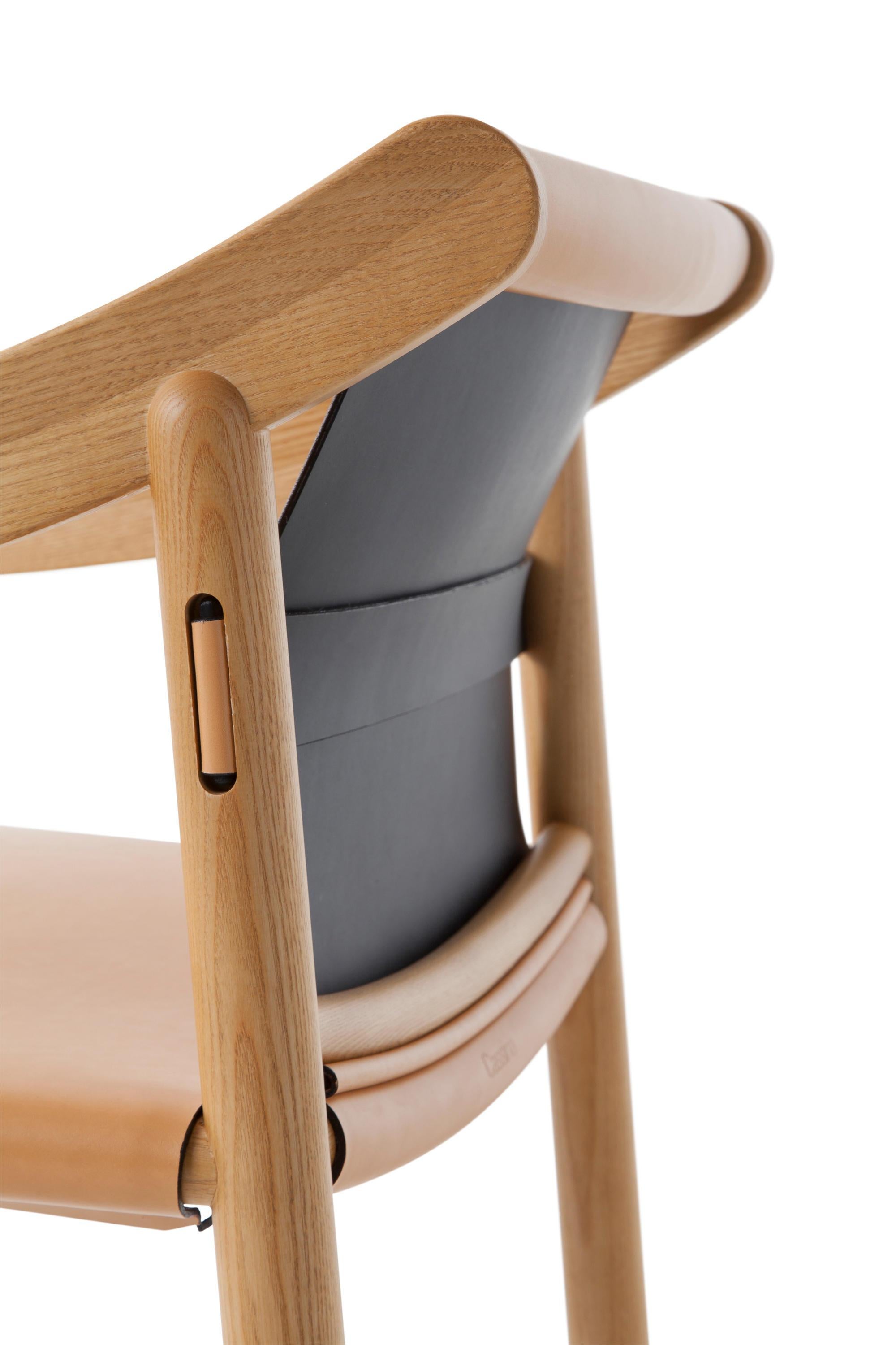 Ensemble de deux fauteuils Vico Magistretti 905 par Cassina en vente 3