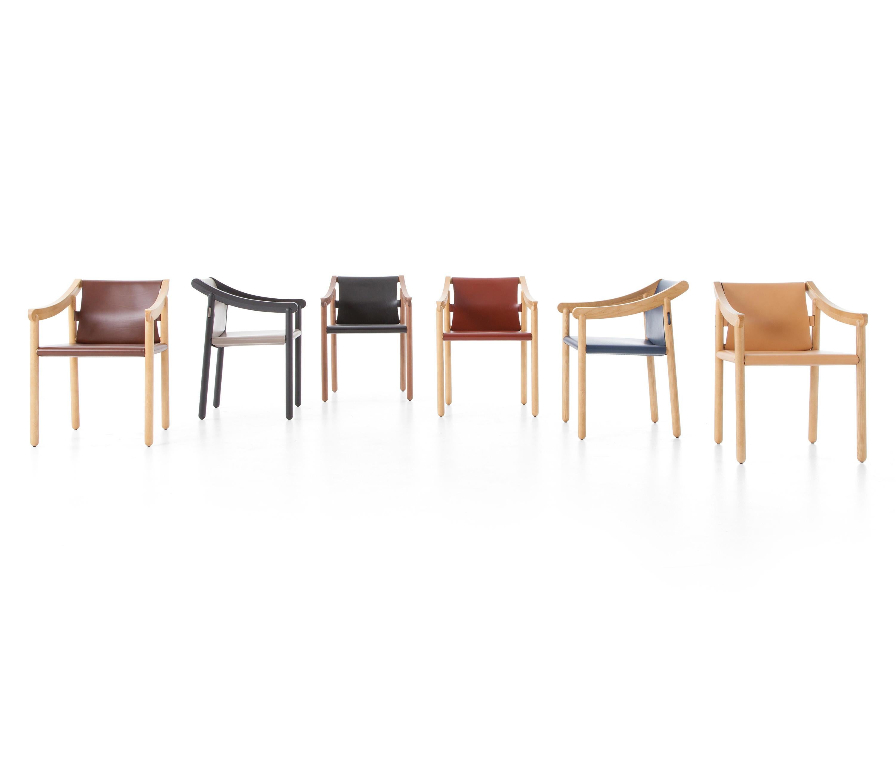 italien Ensemble de deux fauteuils Vico Magistretti 905 par Cassina en vente