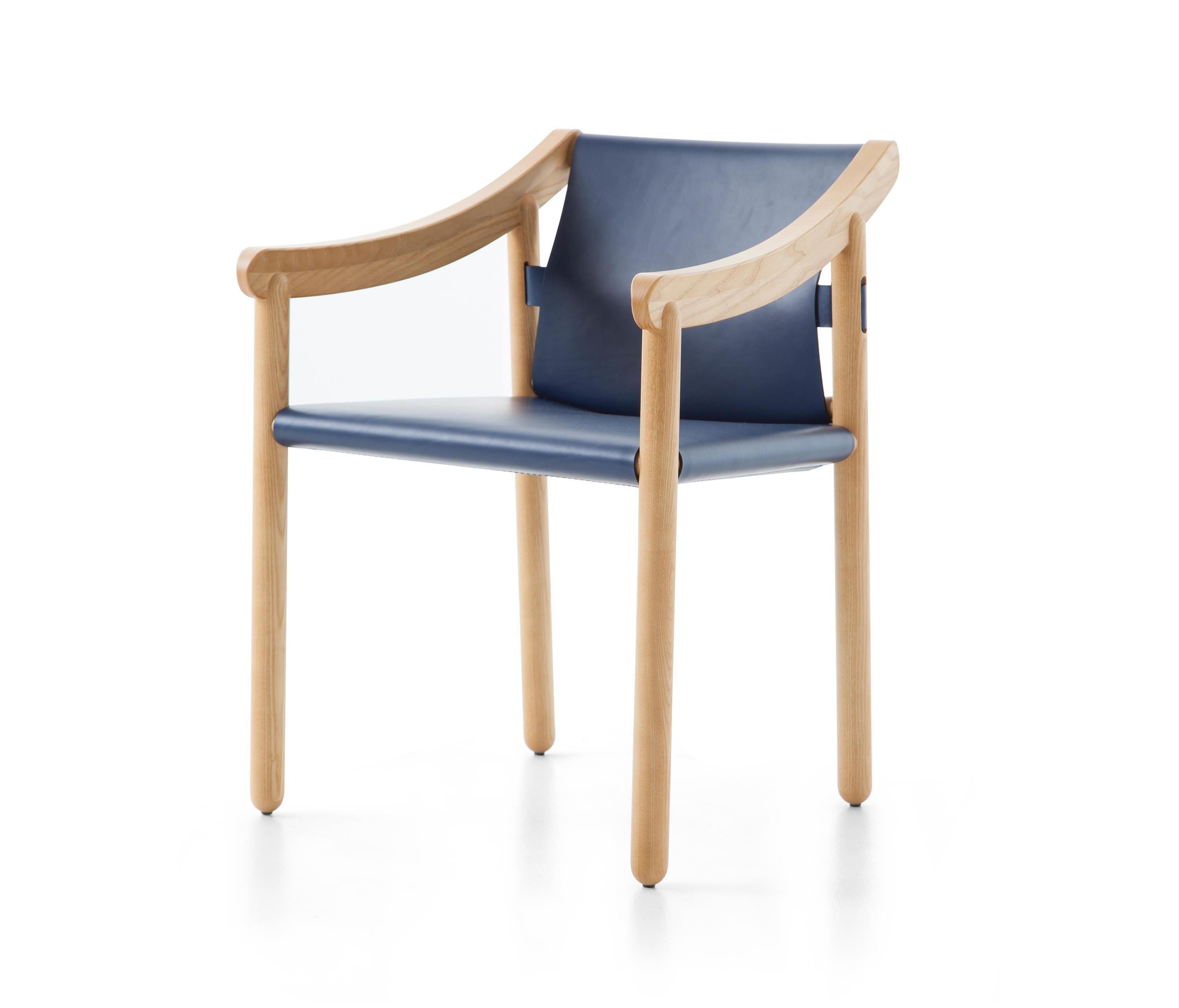 Ensemble de deux fauteuils Vico Magistretti 905 par Cassina en vente 1