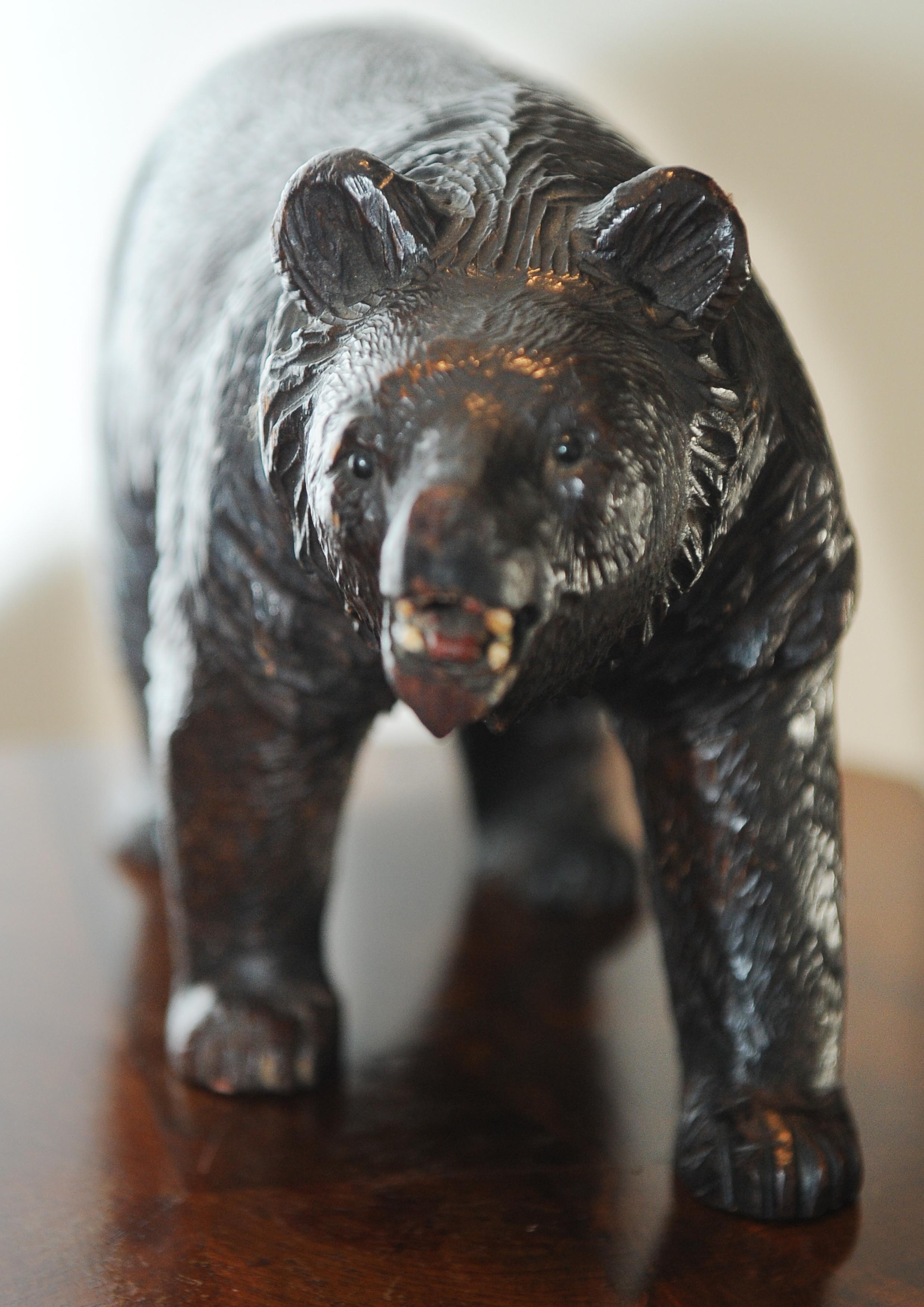 Set of Two Victorian Hand Carved & Hand Painted Black Forest Bear Figures For Sale 2