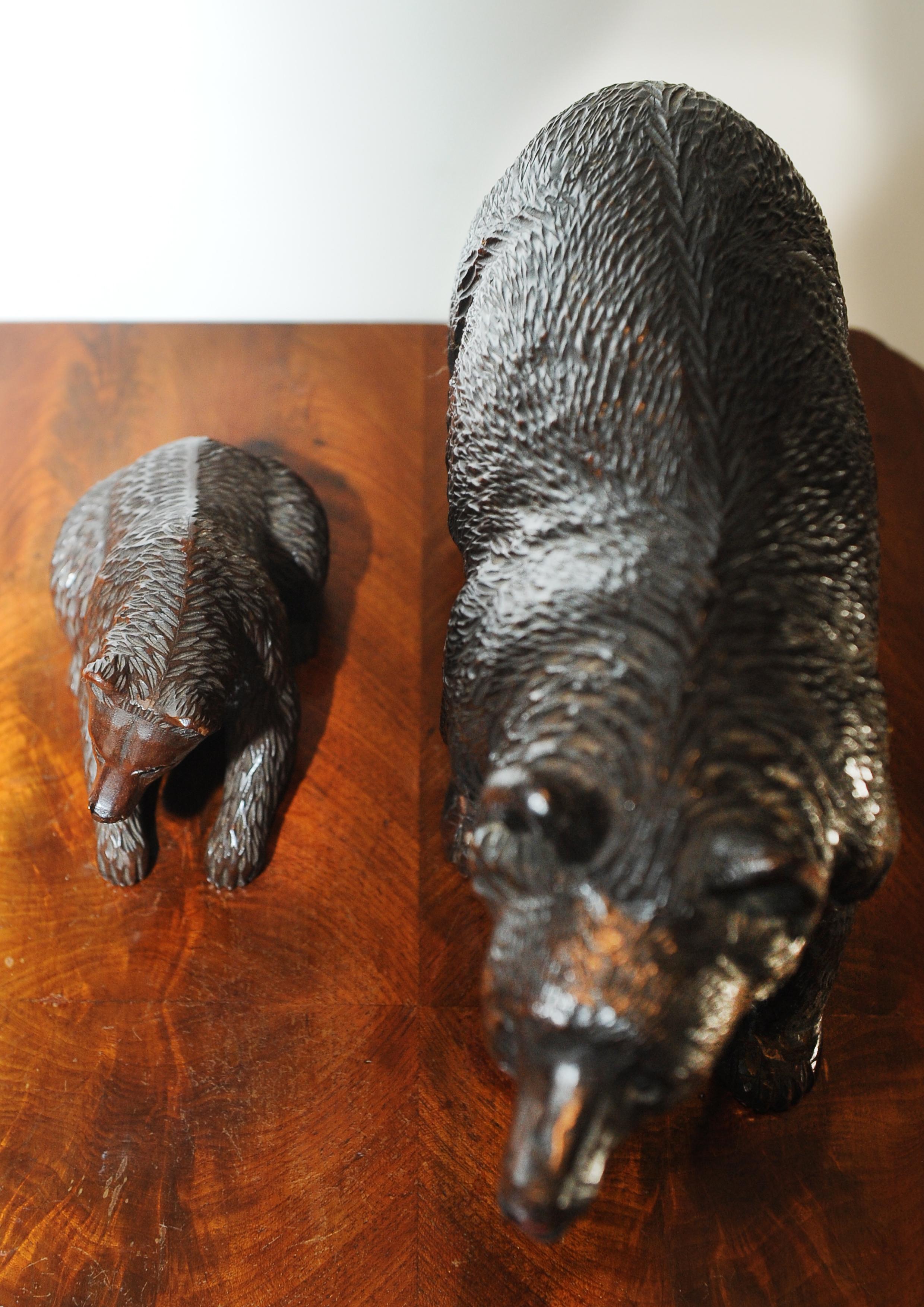 Set of Two Victorian Hand Carved & Hand Painted Black Forest Bear Figures For Sale 3