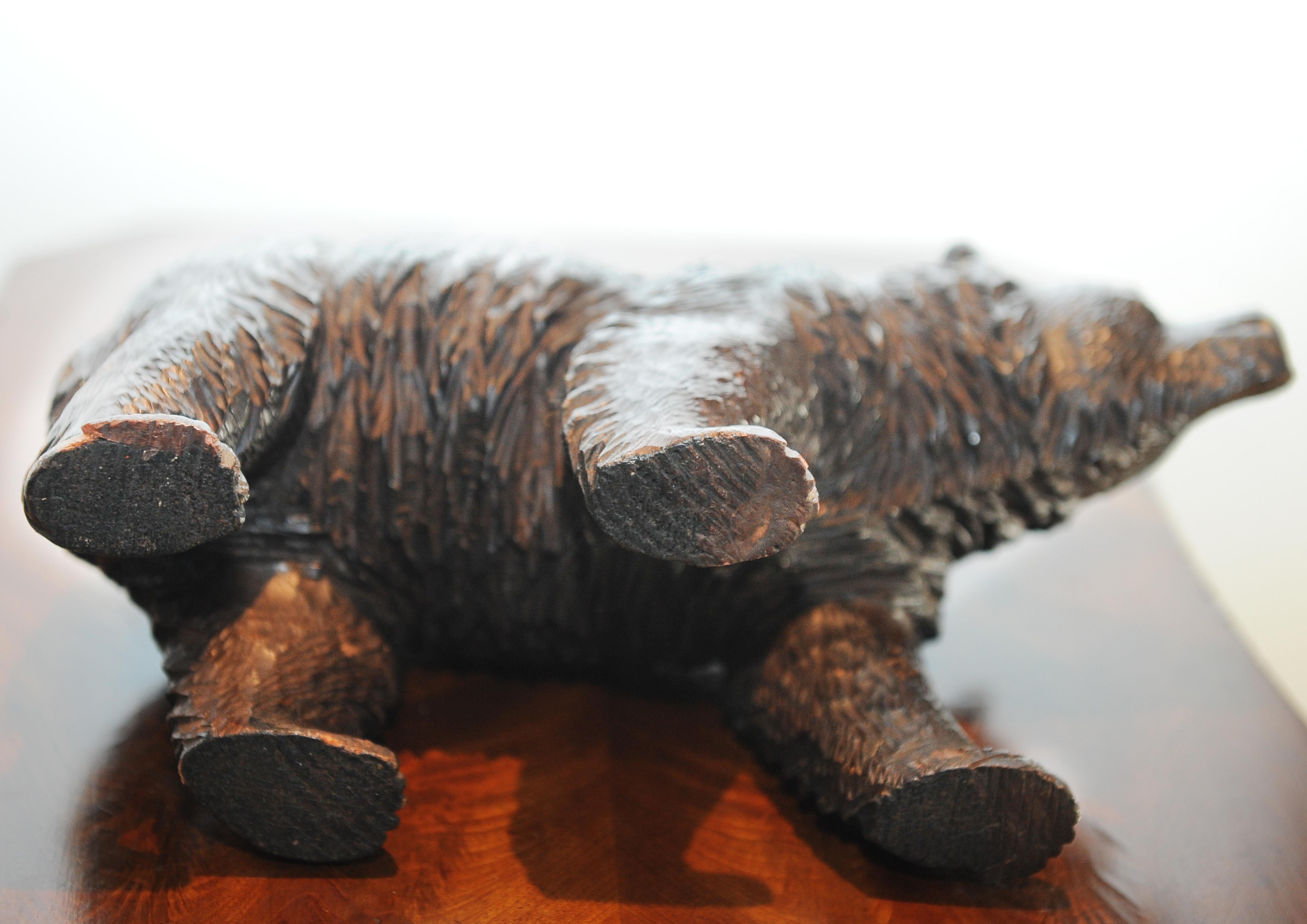 Set of Two Victorian Hand Carved & Hand Painted Black Forest Bear Figures For Sale 5