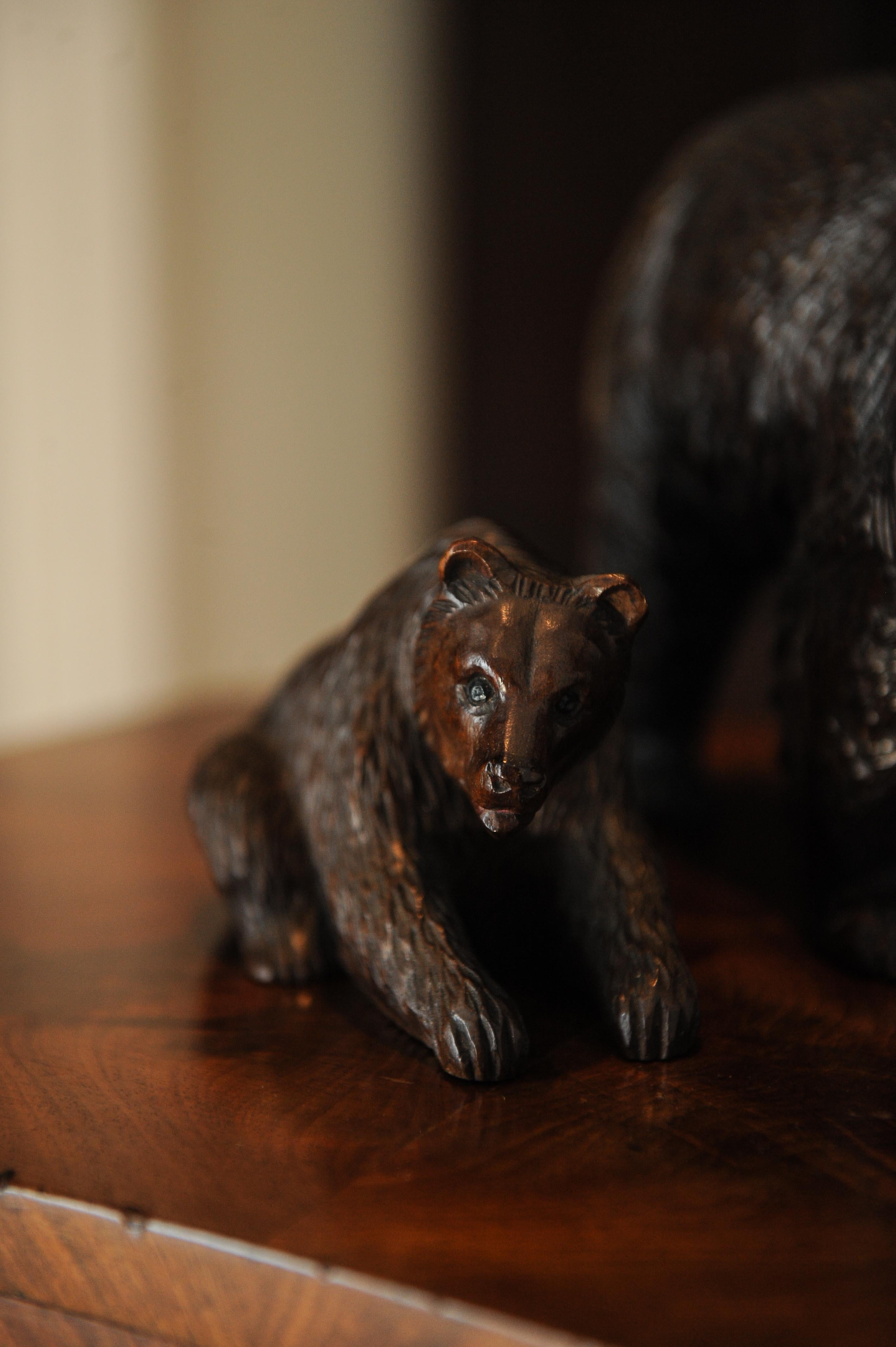Set of Two Victorian Hand Carved & Hand Painted Black Forest Bear Figures For Sale 1