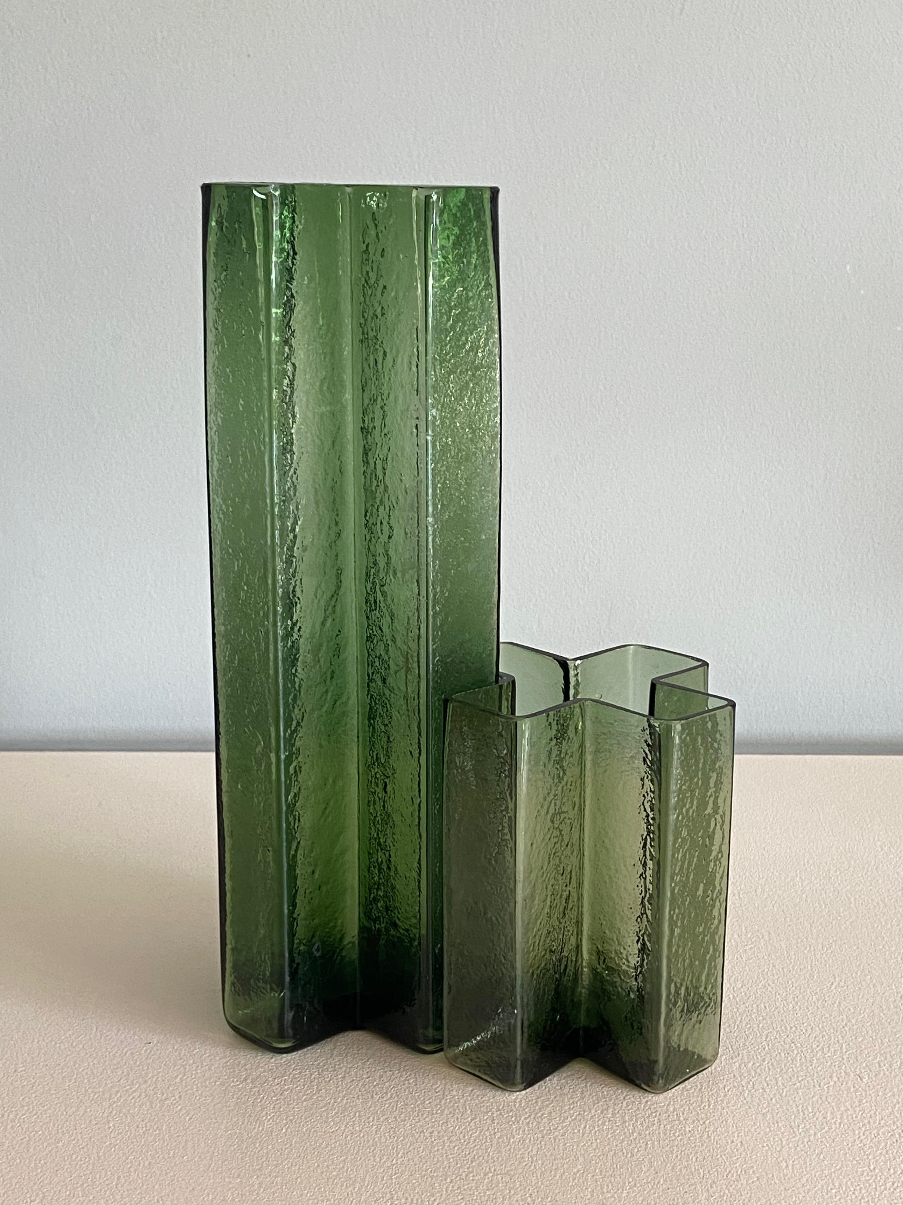 Set of two Vintage Bodil Kjaer cross vases by Gullaskruf Sweden, 1960 5