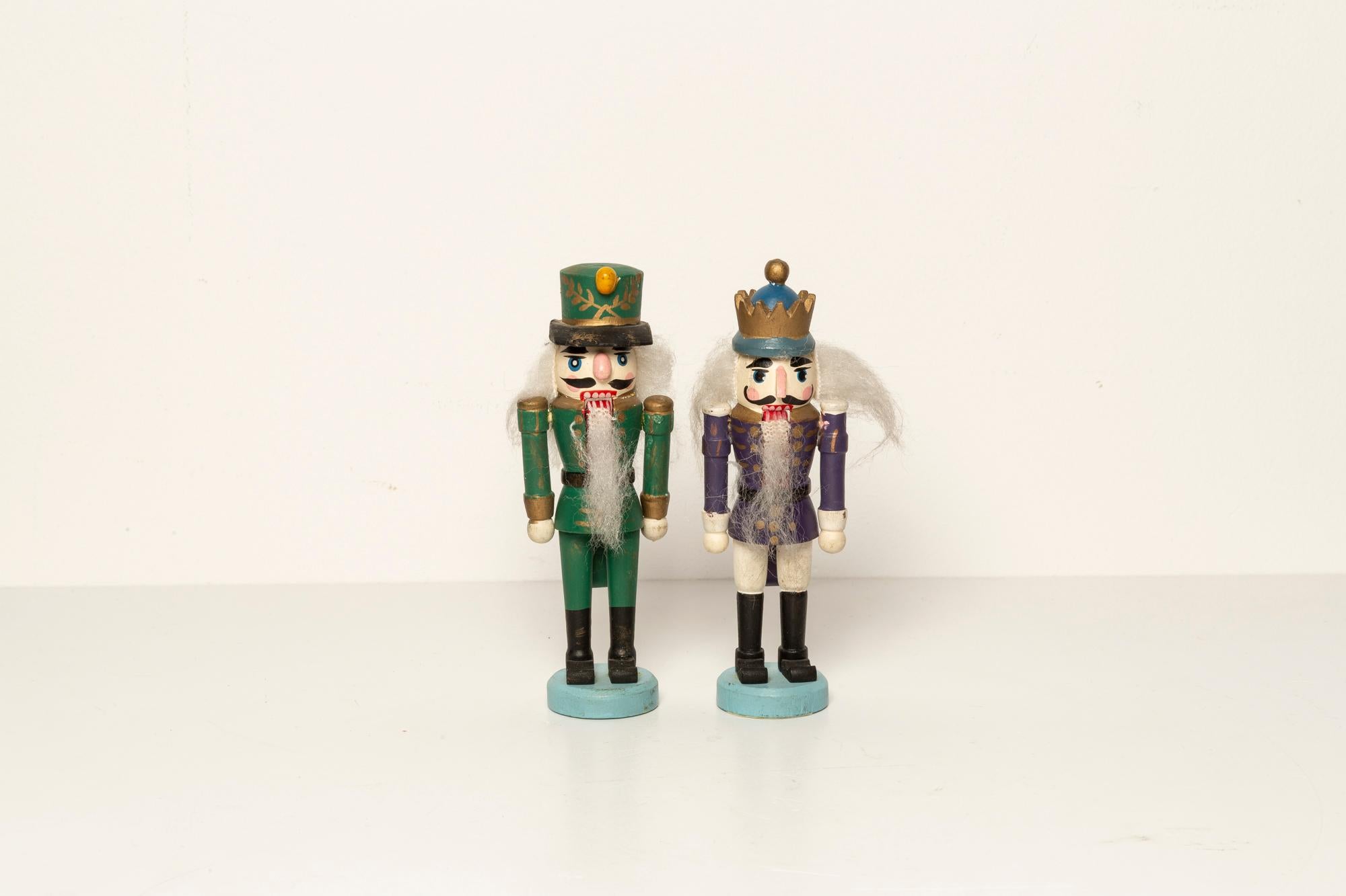 Hand-Painted Set of Two Vintage Christmas Small Nutcrackers, Wood, Erzgebirge, Germany, 1970 For Sale