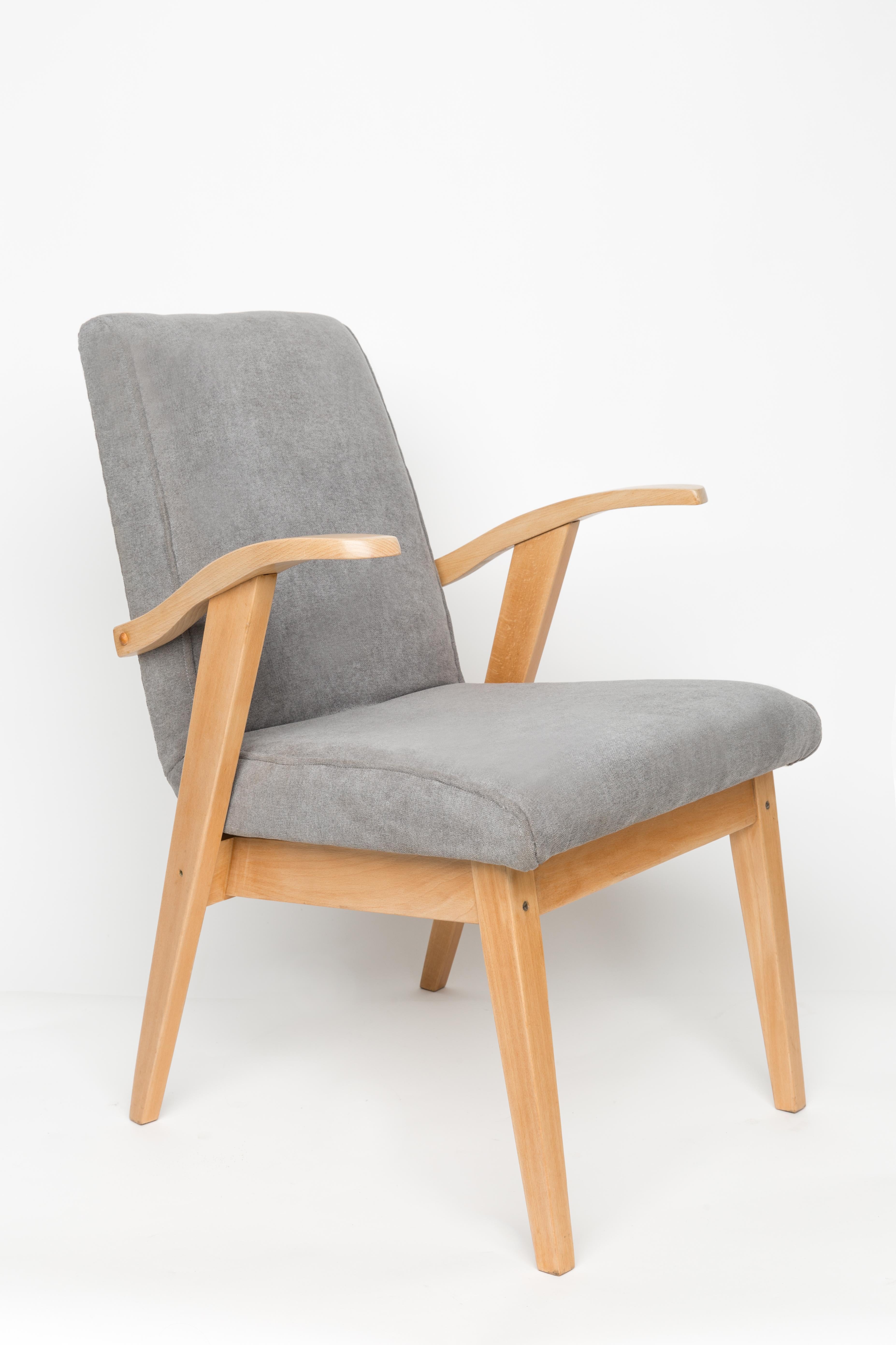 Satz von zwei grauen Vintage-Stühlen:: 1960er Jahre (Handgefertigt) im Angebot