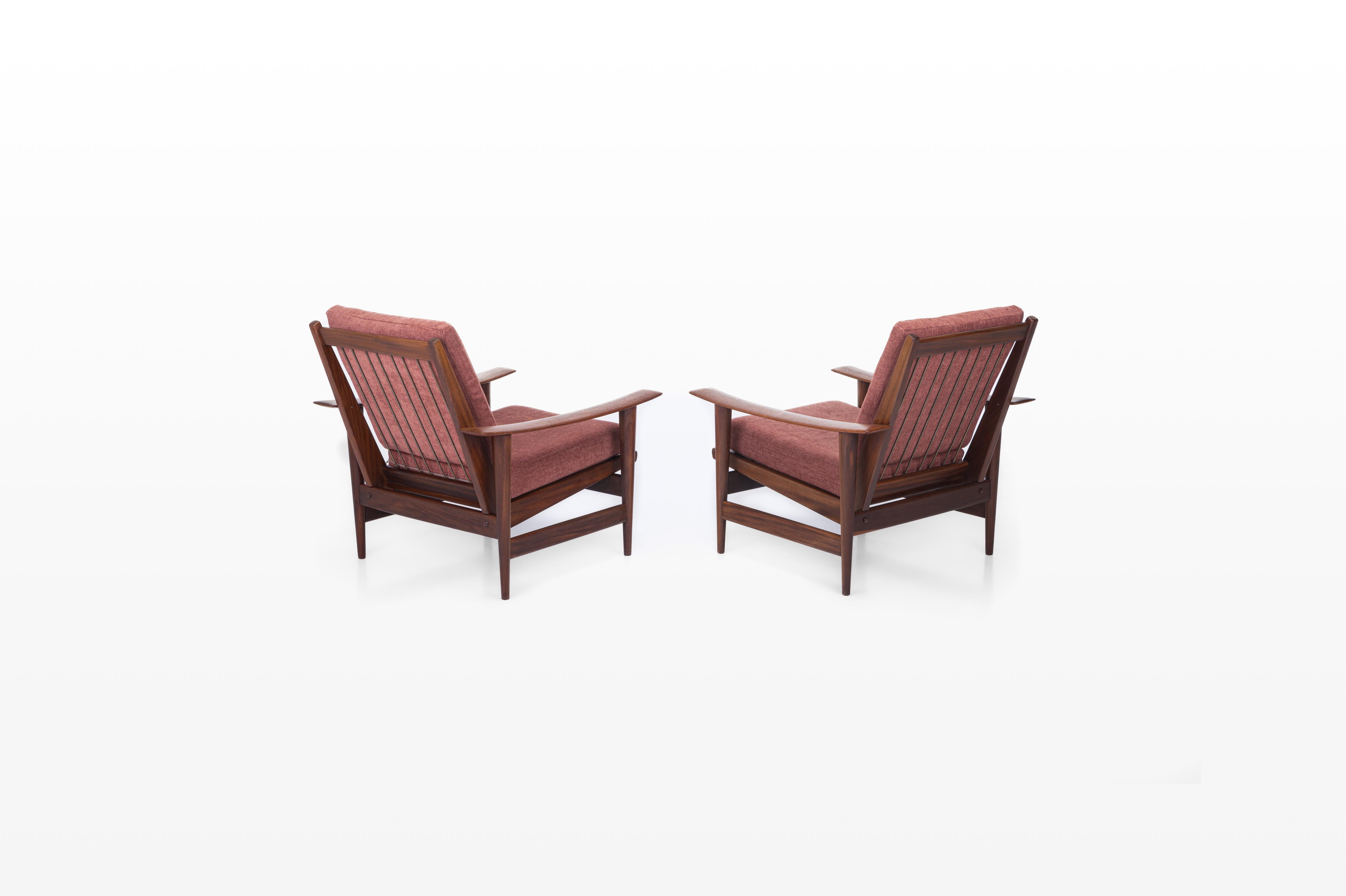 Belgian Set of two vintage lounge chairs For Sale