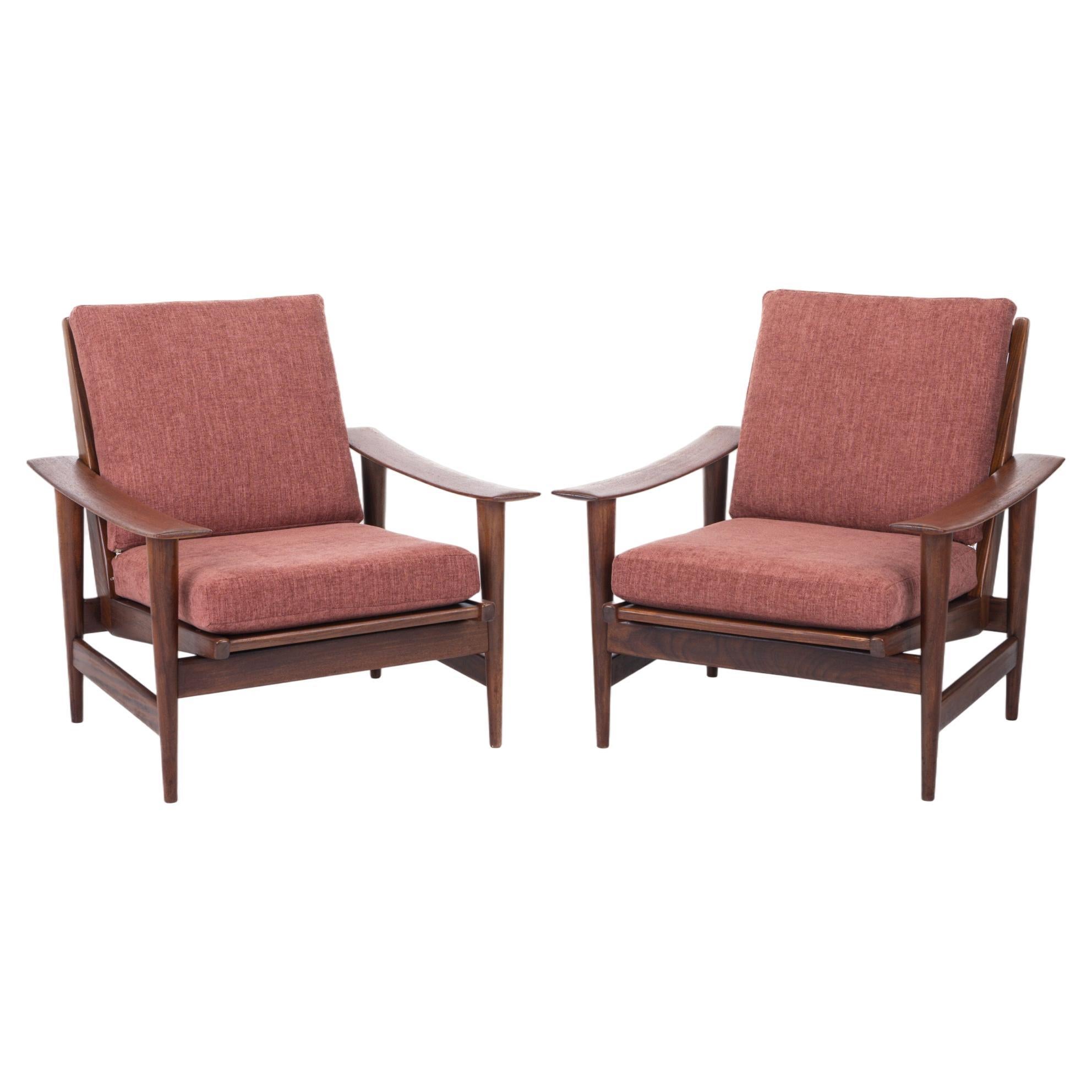 Set of two vintage lounge chairs