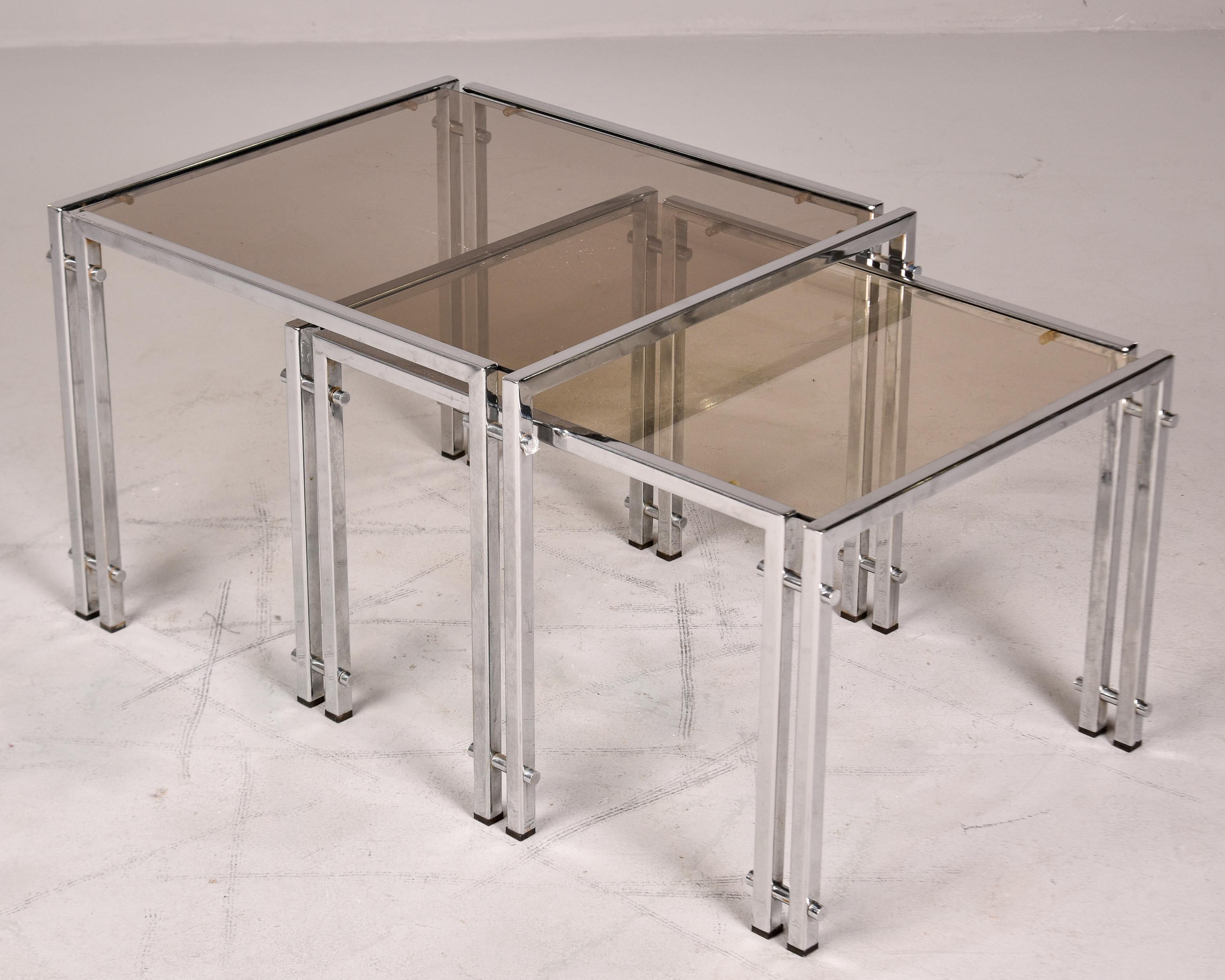 Set of Two Vintage Nesting Tables with Chrome Frames and Pale Smoke Glass Tops For Sale 4