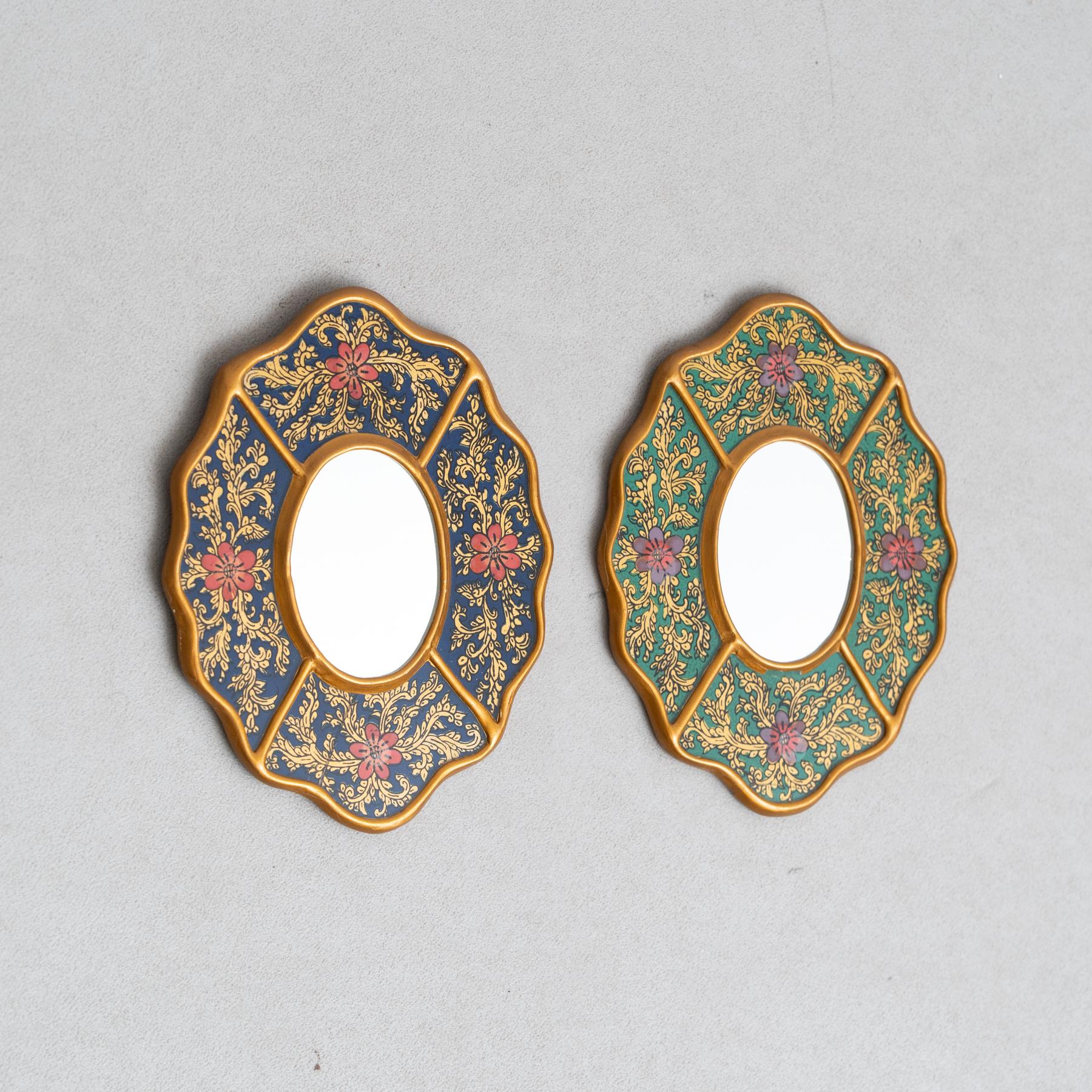 Mid-Century Modern Ensemble de deux miroirs muraux péruviens vintage du milieu du siècle en bois peints à la main en vente